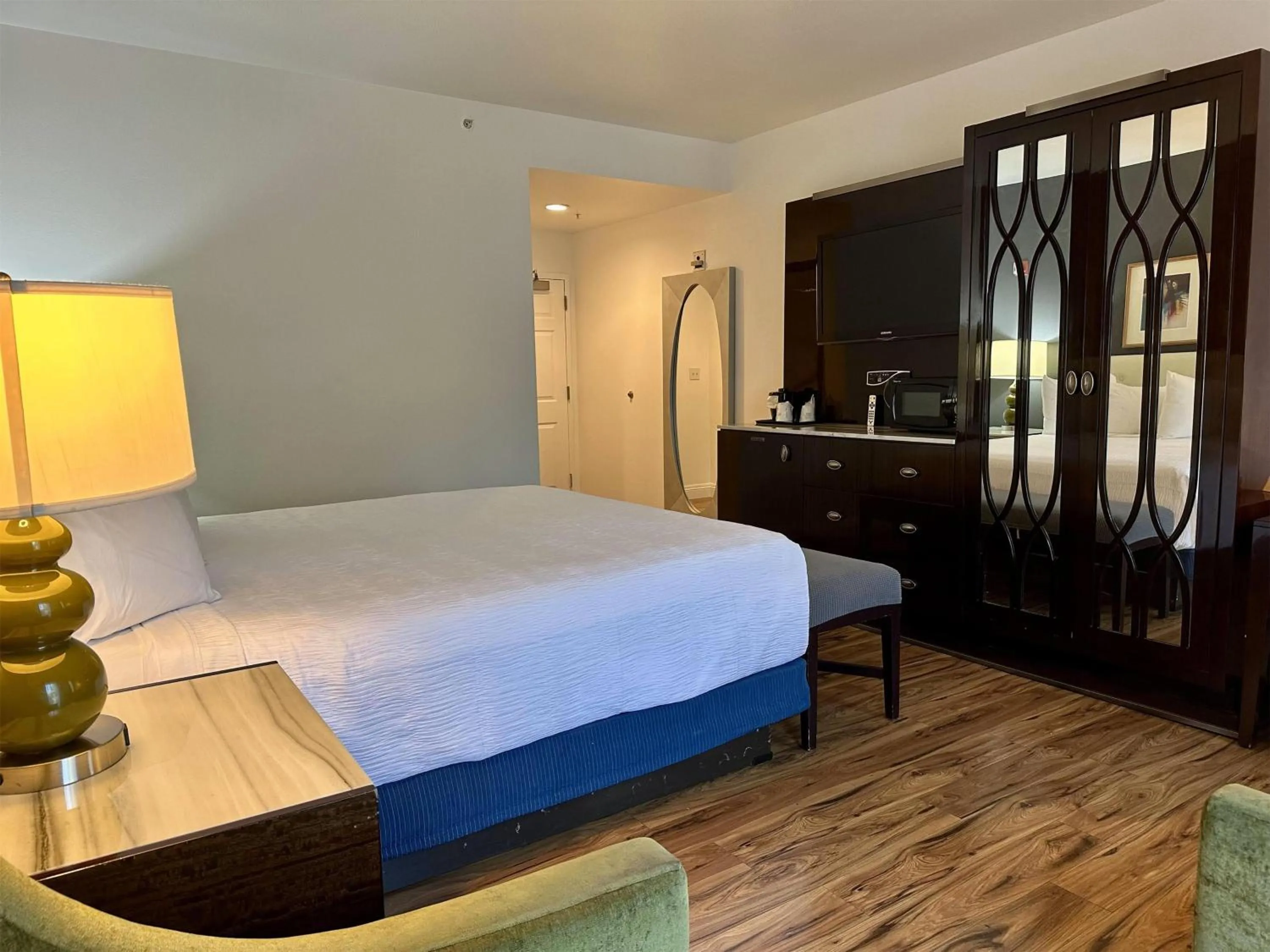 Photo of the whole room, Bed in Rocklin Park Hotel, Trademark Collection by Wyndham