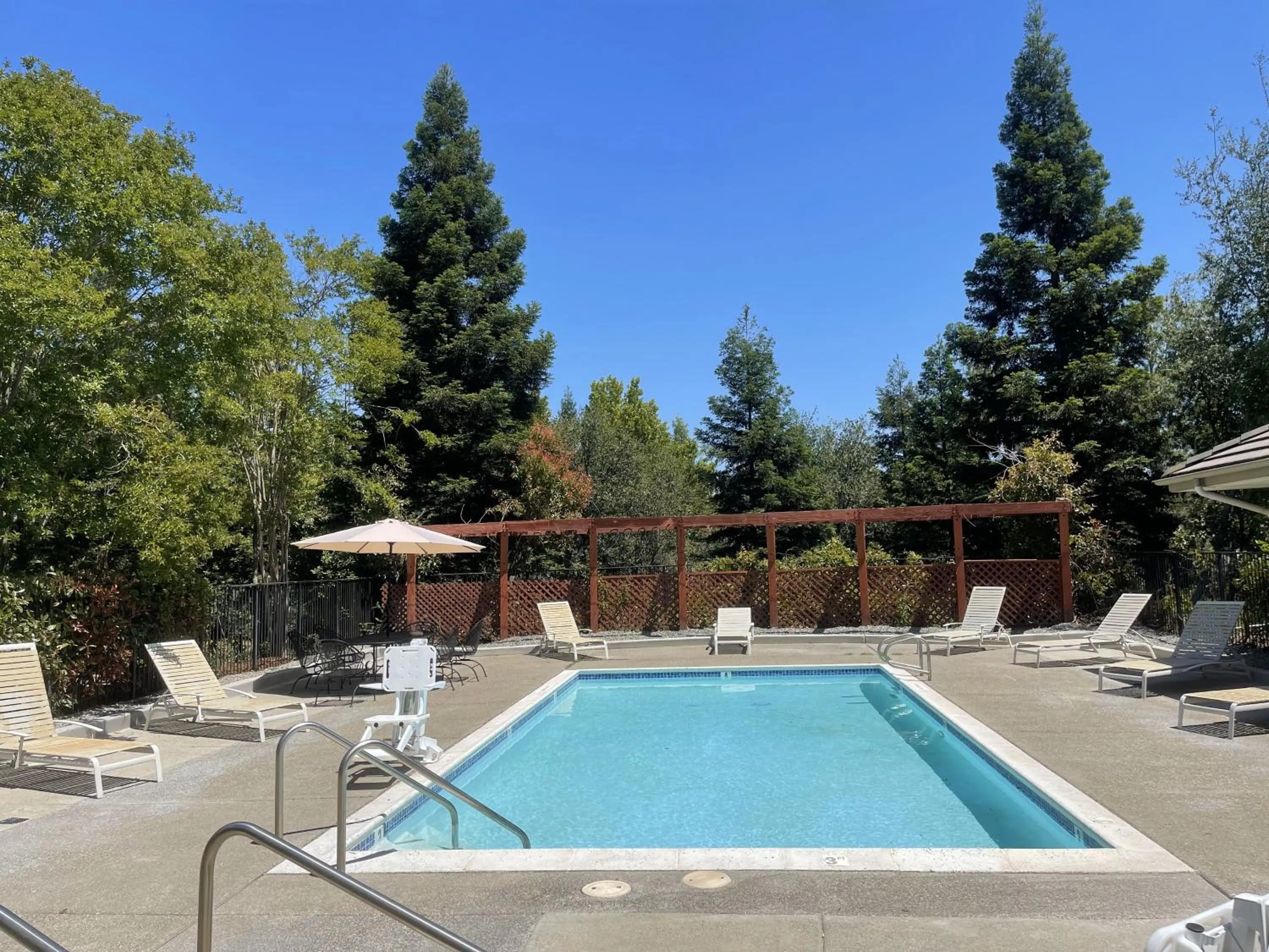 Swimming pool in Rocklin Park Hotel, Trademark Collection by Wyndham