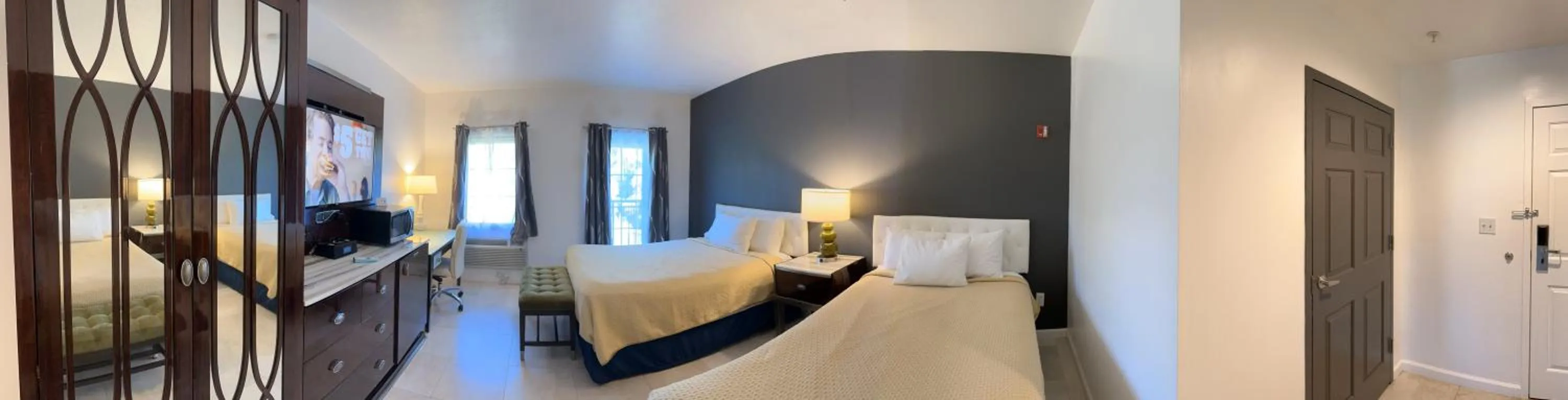 Bed in Rocklin Park Hotel, Trademark Collection by Wyndham