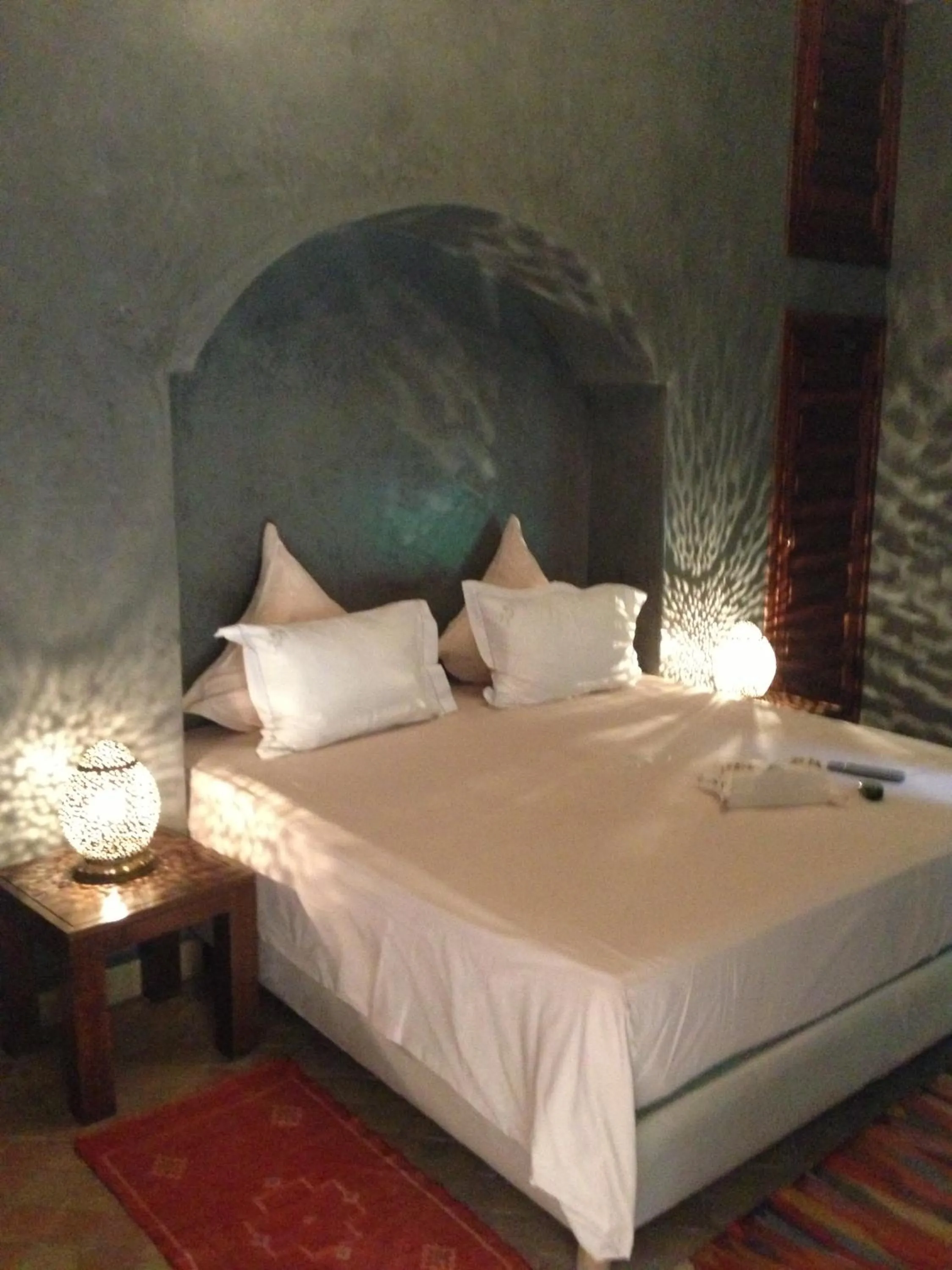 Photo of the whole room, Bed in Riad L'Emir