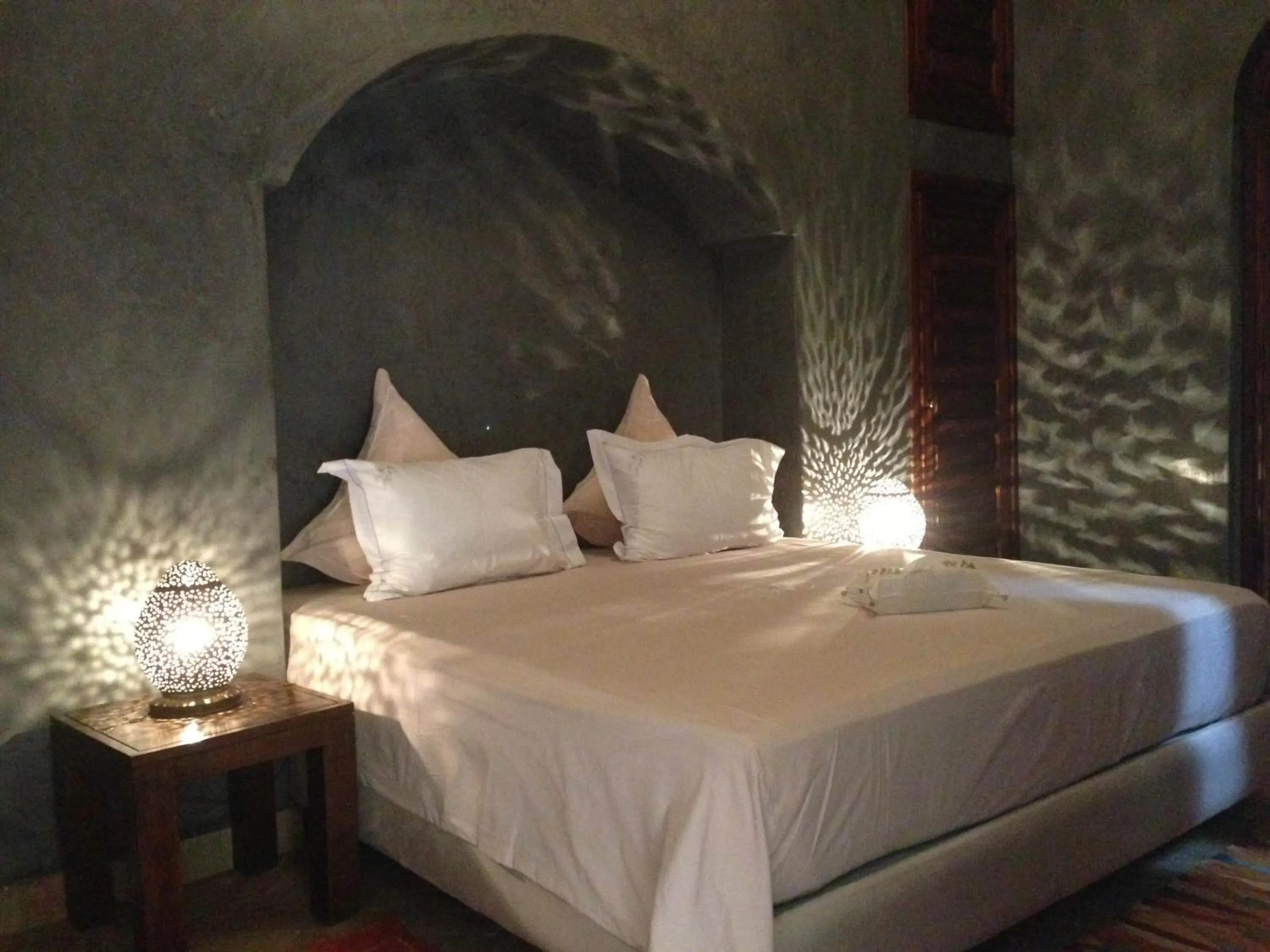 Photo of the whole room, Bed in Riad L'Emir