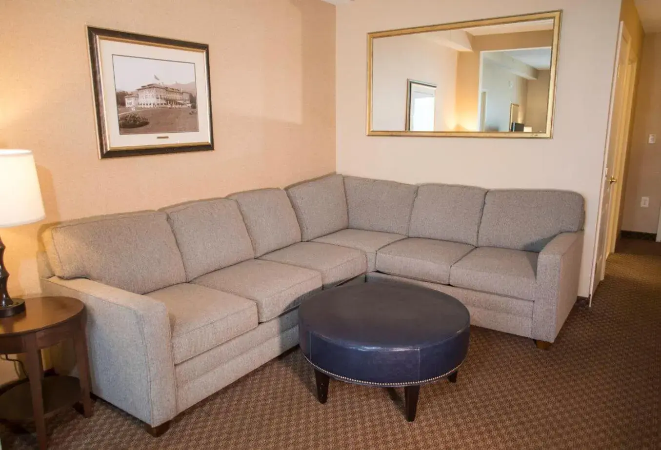 Grand King Room with Mountain View in Fort William Henry Hotel Grand King Room with Mountain View in Fort William Henry Hotel