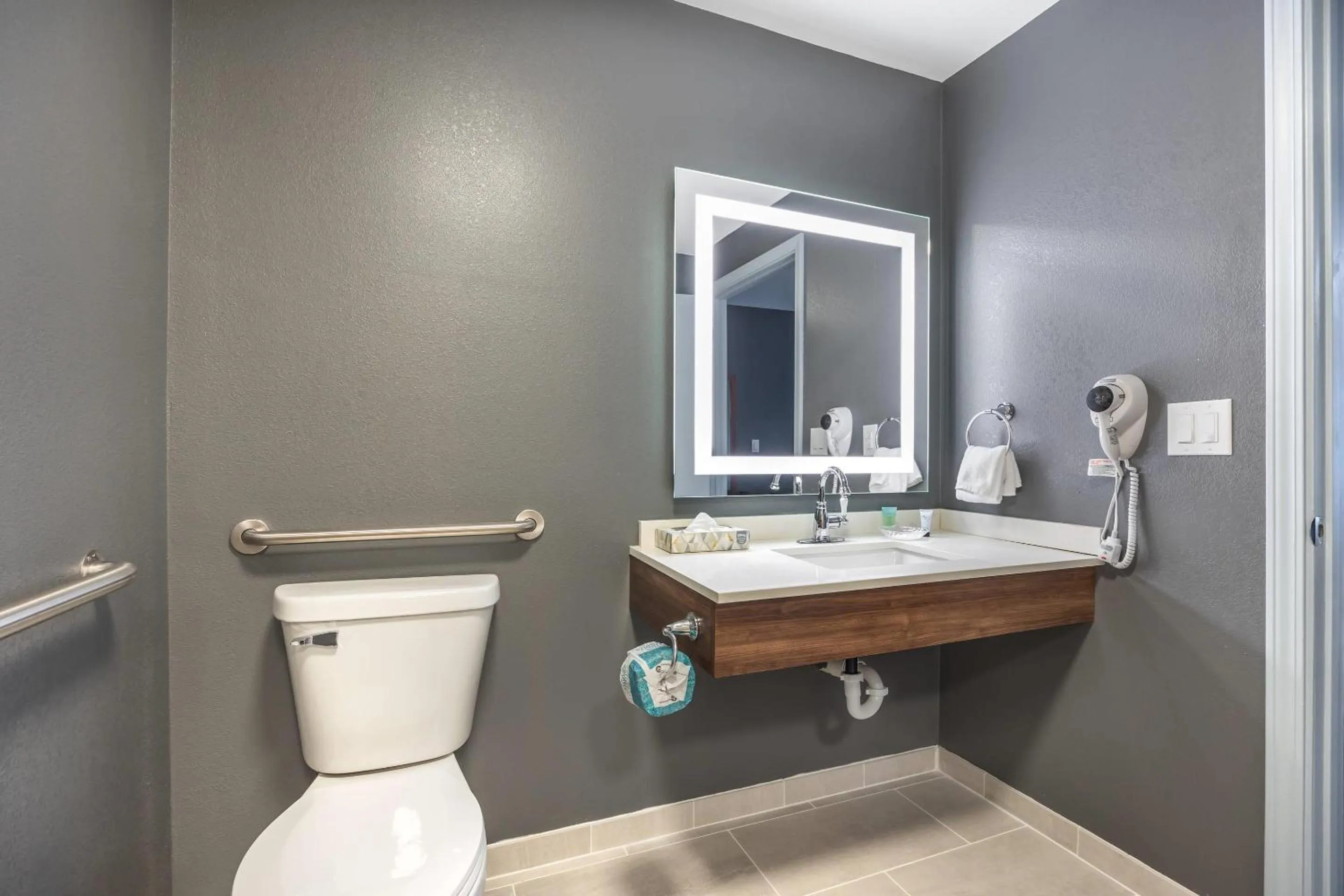 Bedroom in Suburban Studios Branson On The Strip