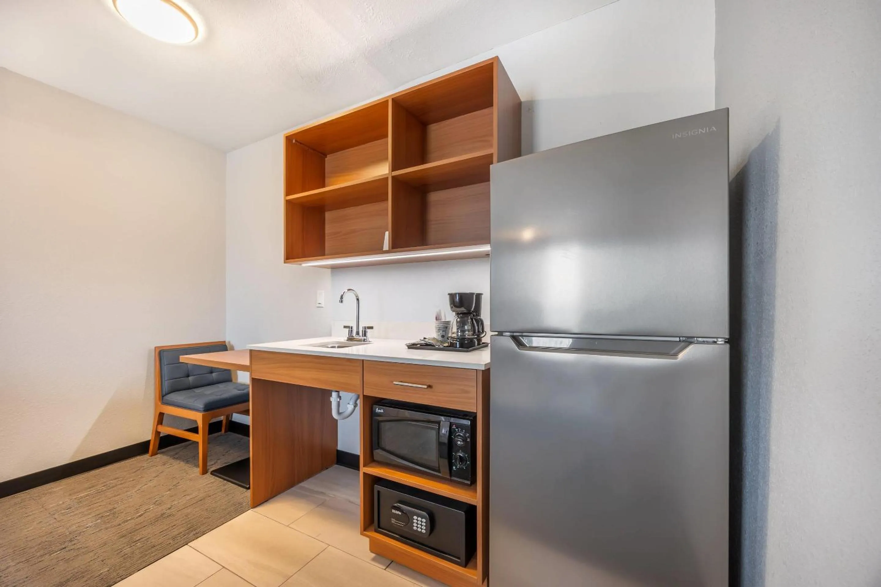 Bedroom in Suburban Studios Branson On The Strip