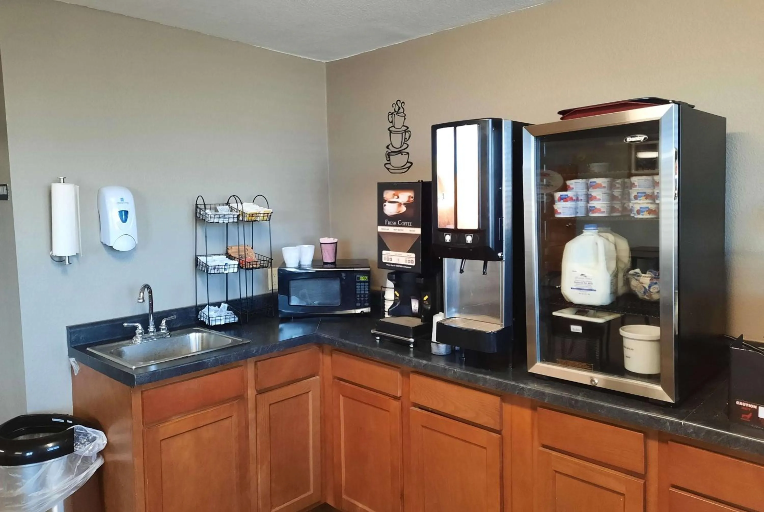 Restaurant/places to eat in Super 8 by Wyndham Watertown