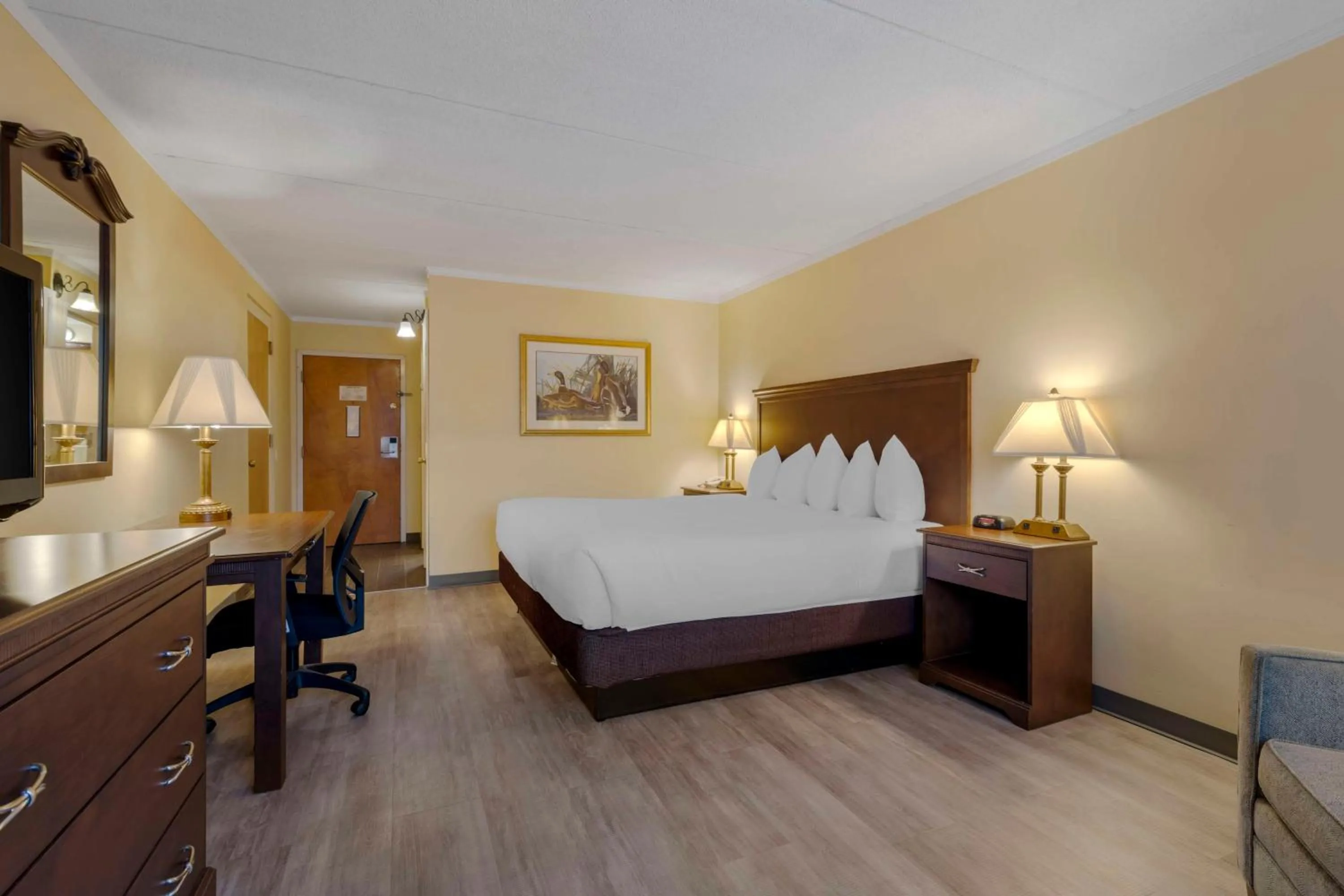 Bedroom, Bed in Best Western of Lake George