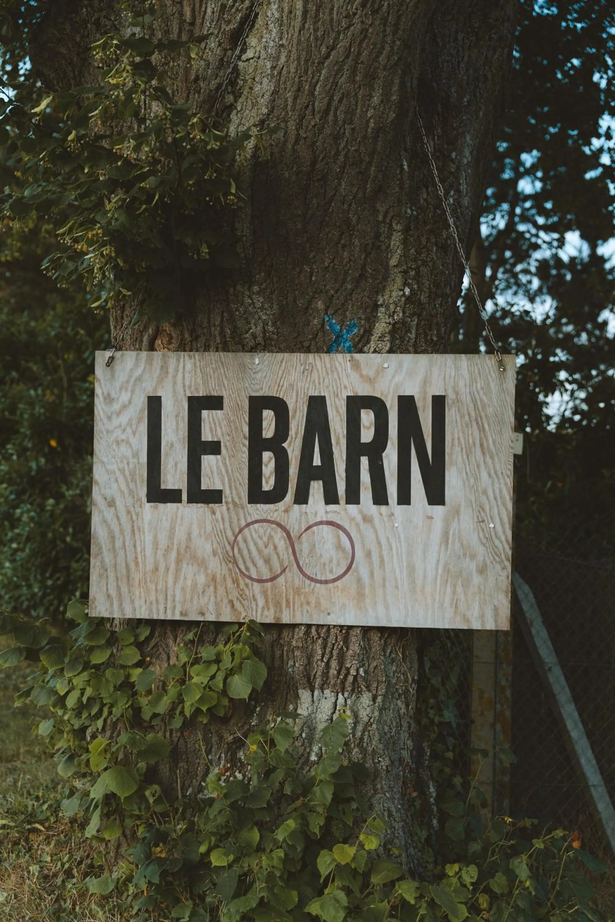 Logo/Certificate/Sign in Le Barn