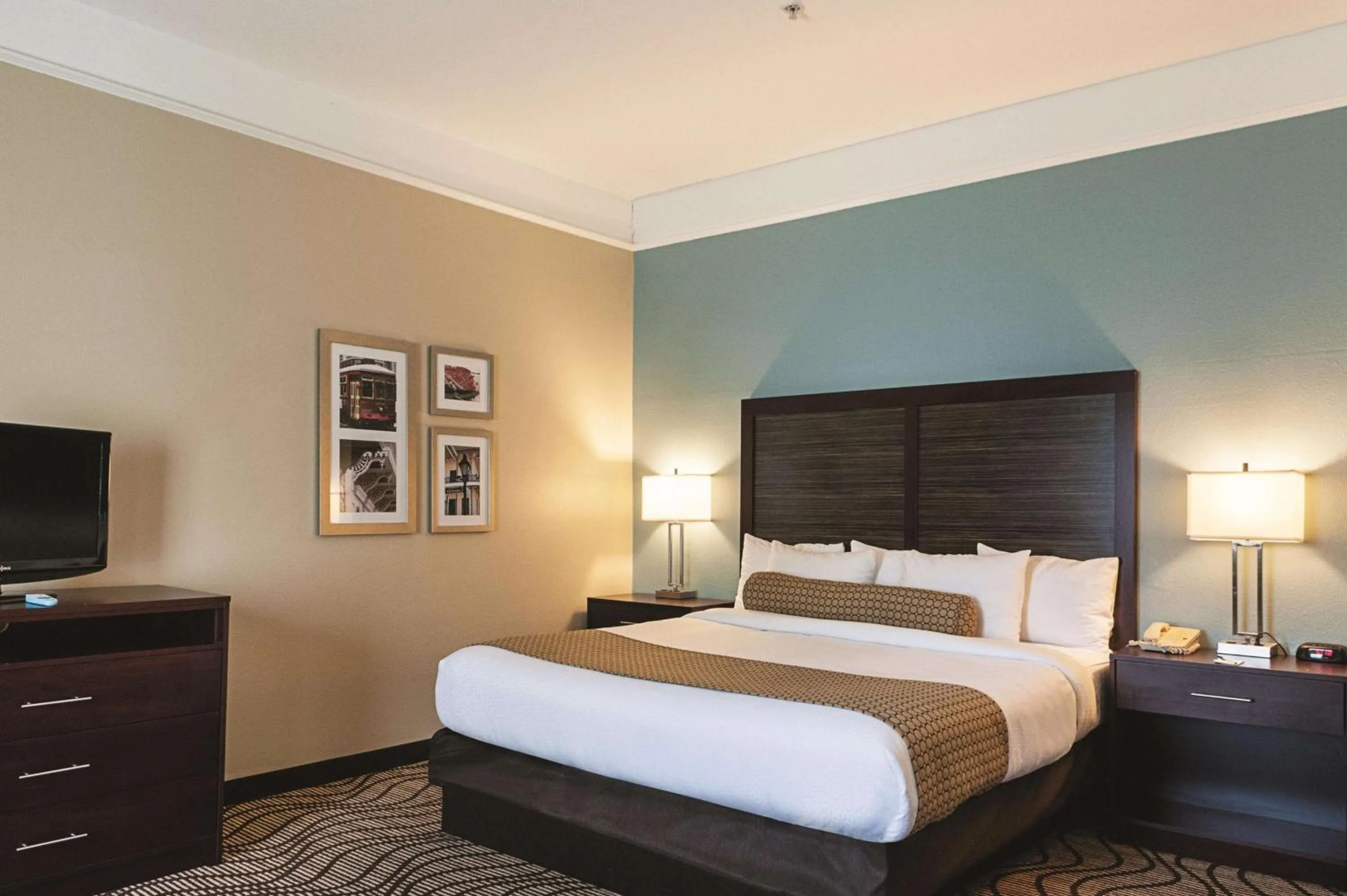 Photo of the whole room, Bed in La Quinta by Wyndham Houma