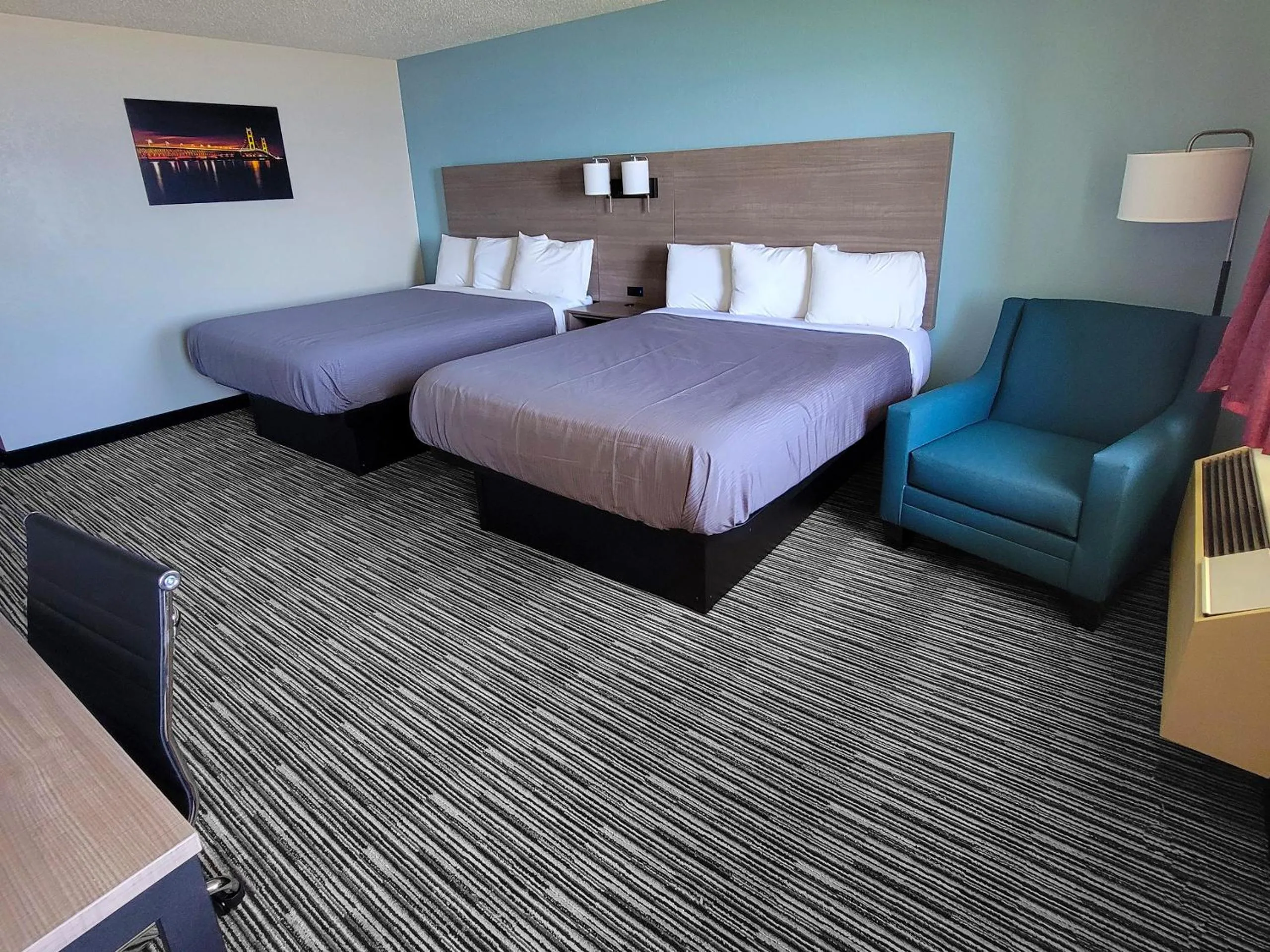 Bed in Bavarian Haus Lakefront Inn