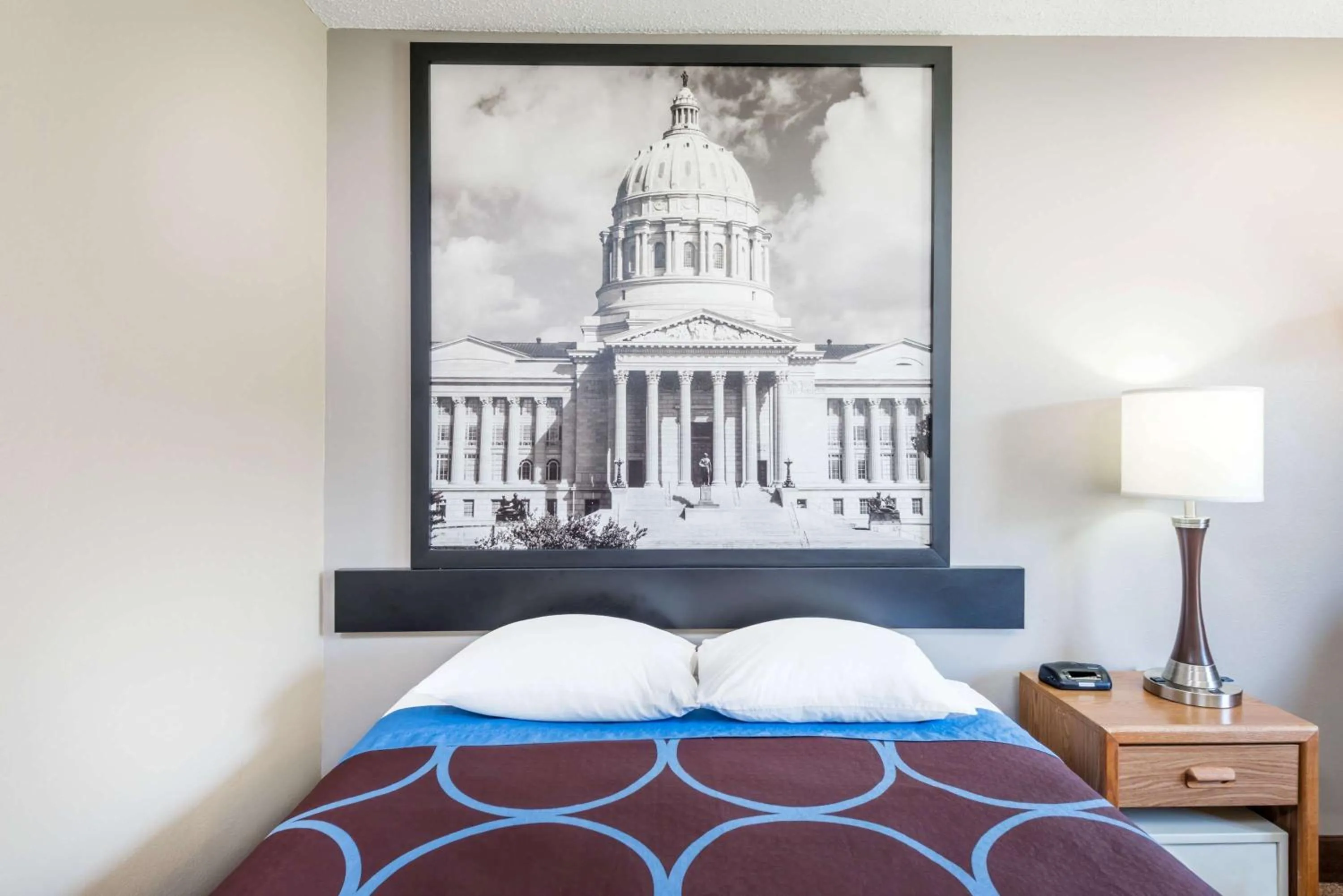 On site, Bed in Super 8 by Wyndham West Plains