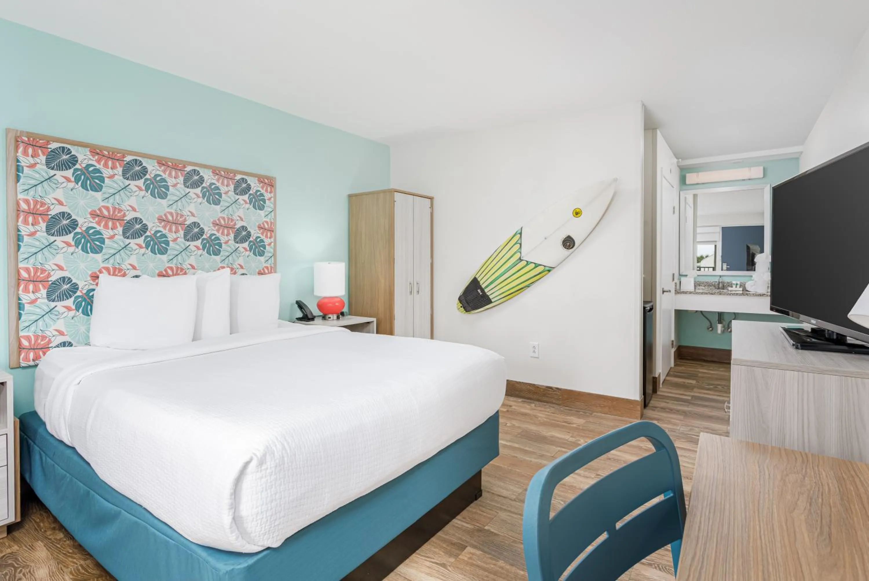 Bed in Surf & Sand Hotel