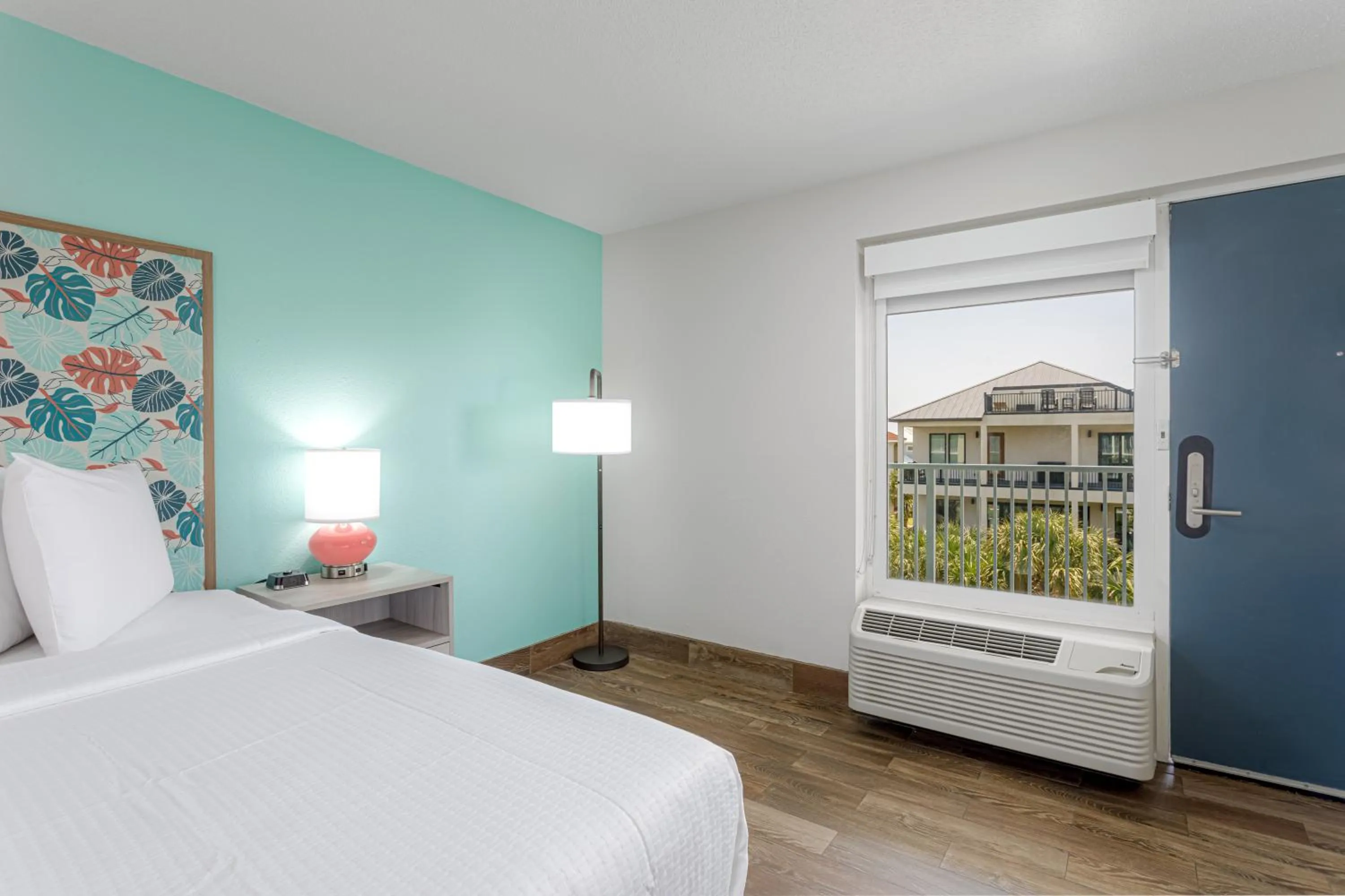 Bed in Surf & Sand Hotel