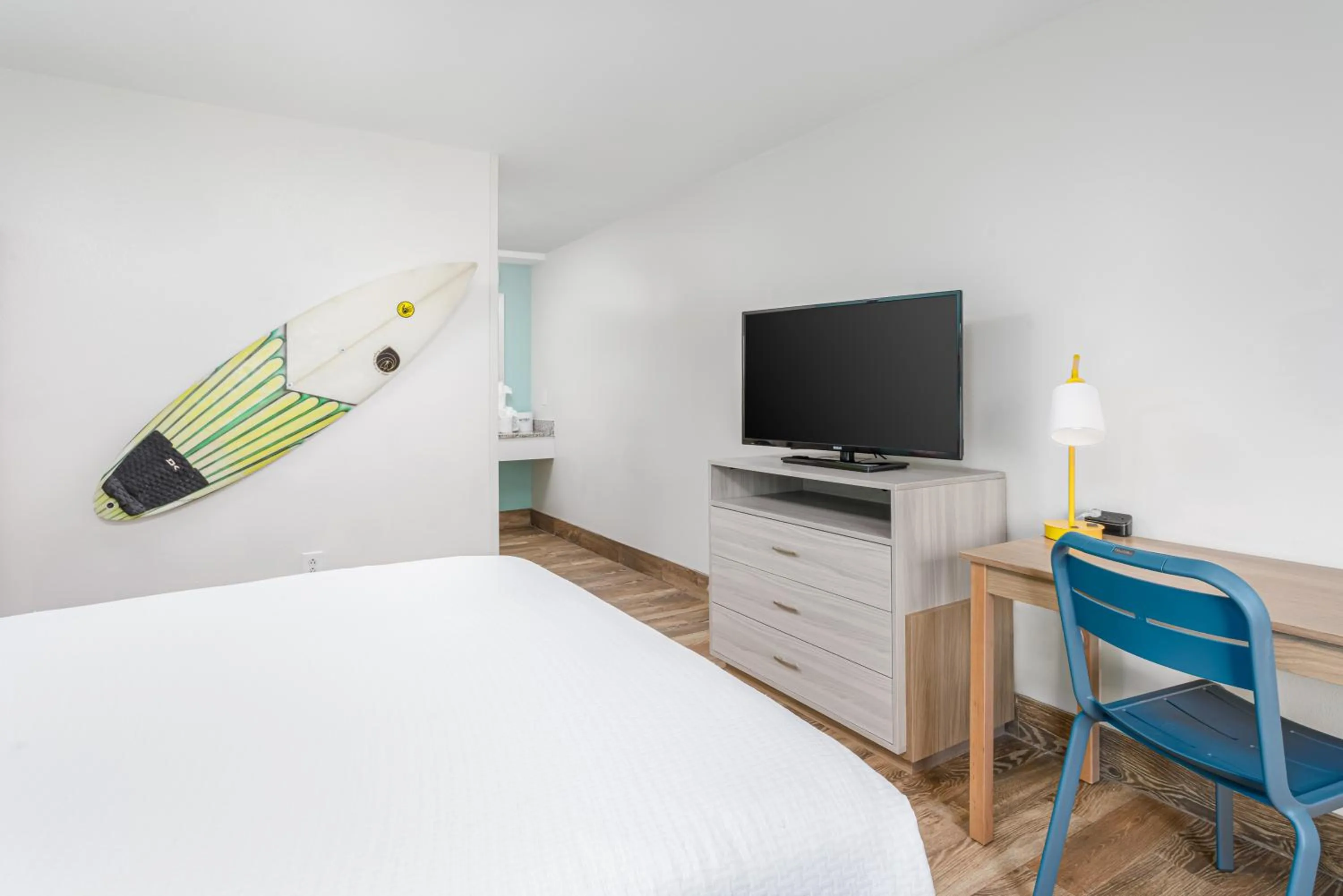 Bed in Surf & Sand Hotel