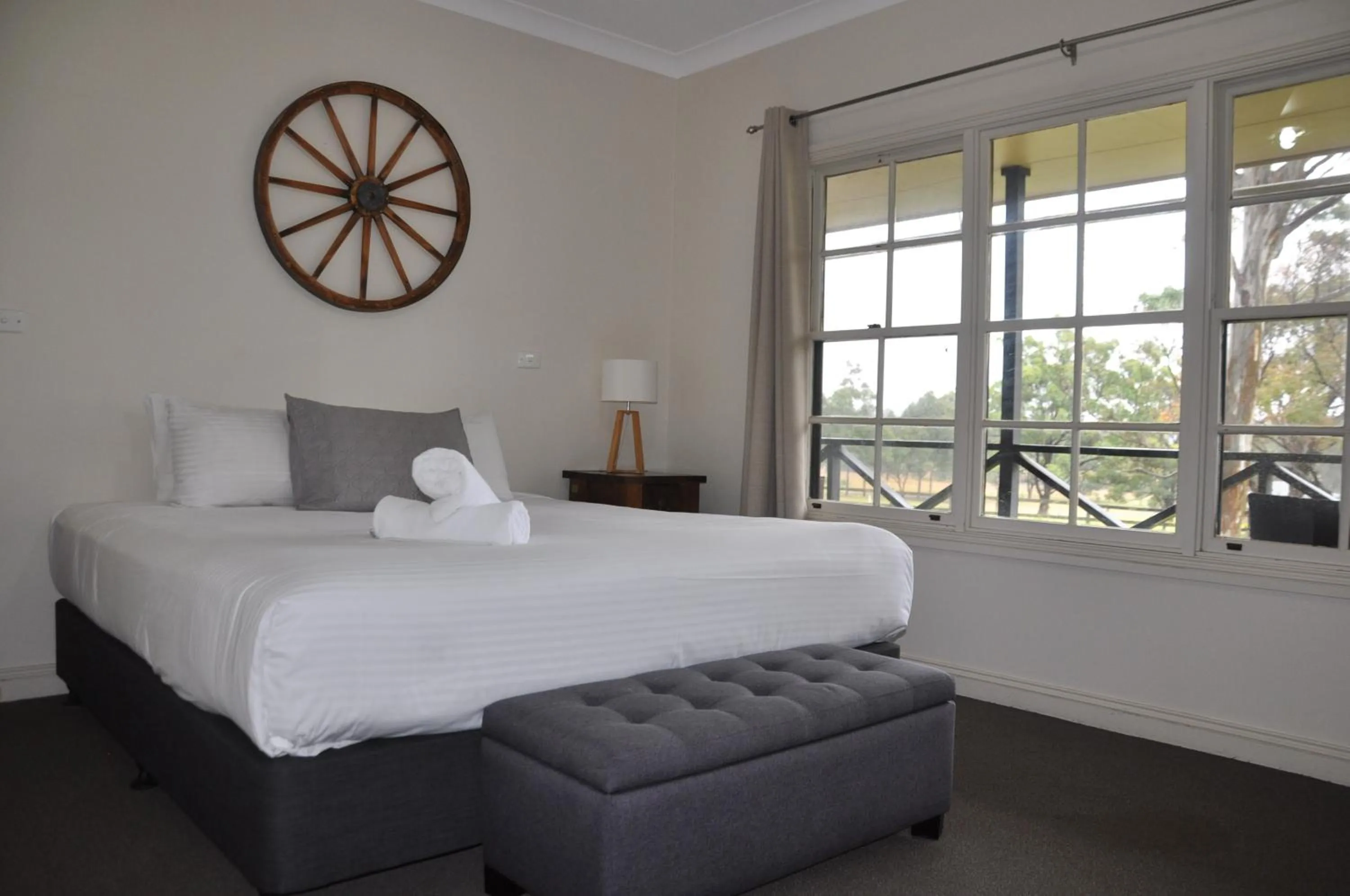 Bedroom, Bed in Pokolbin Village Estate