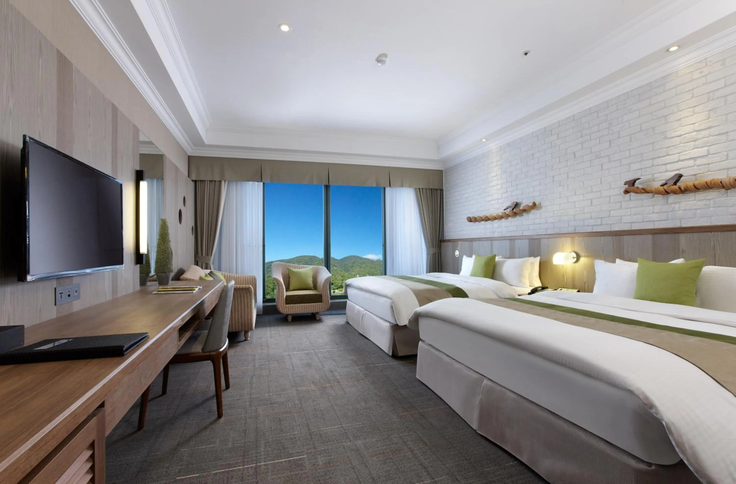 Photo of the whole room, Bed in Yang Ming Shan Tien Lai Resort & Spa