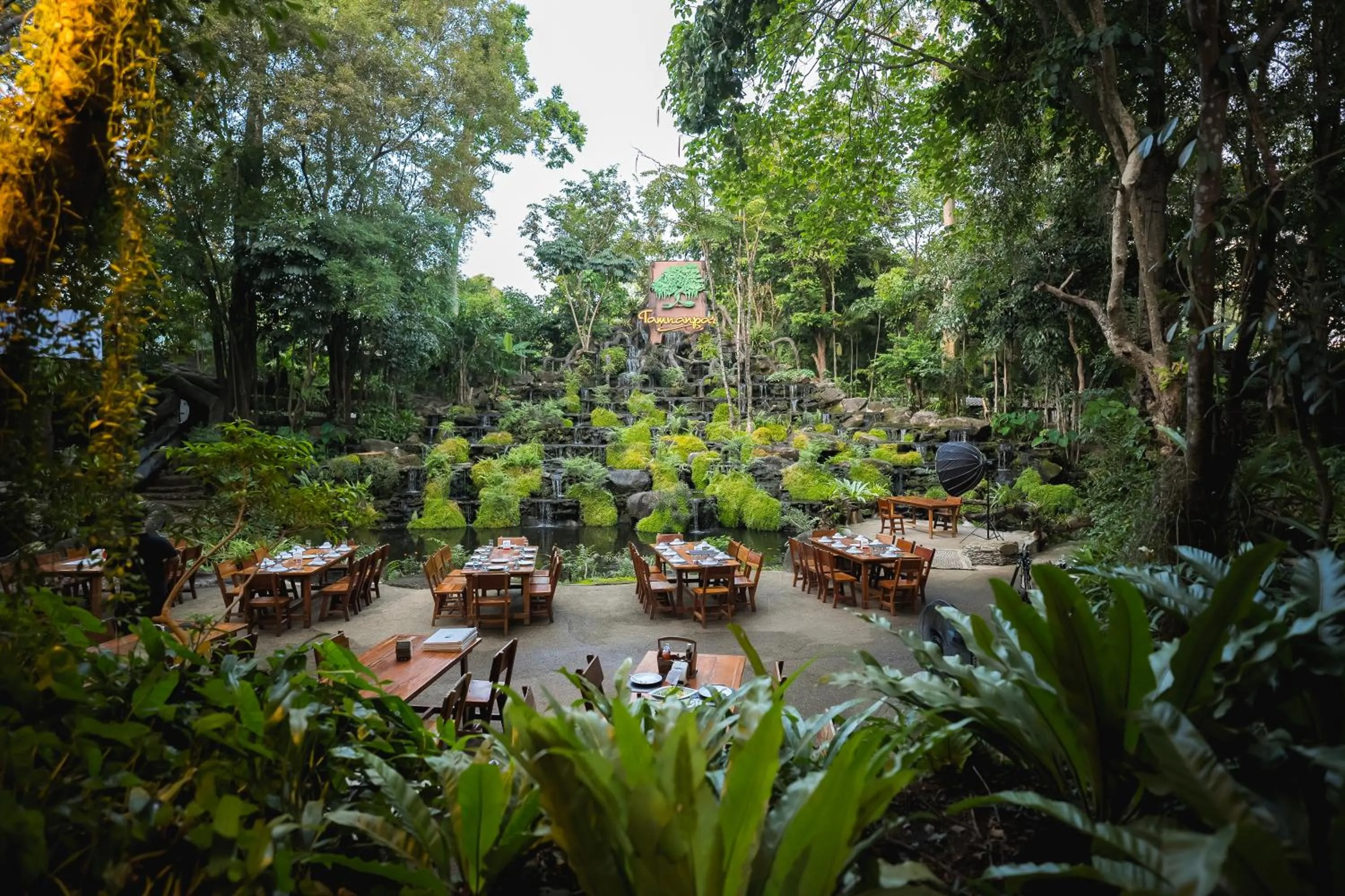 Restaurant/places to eat in Tamnanpar Resort