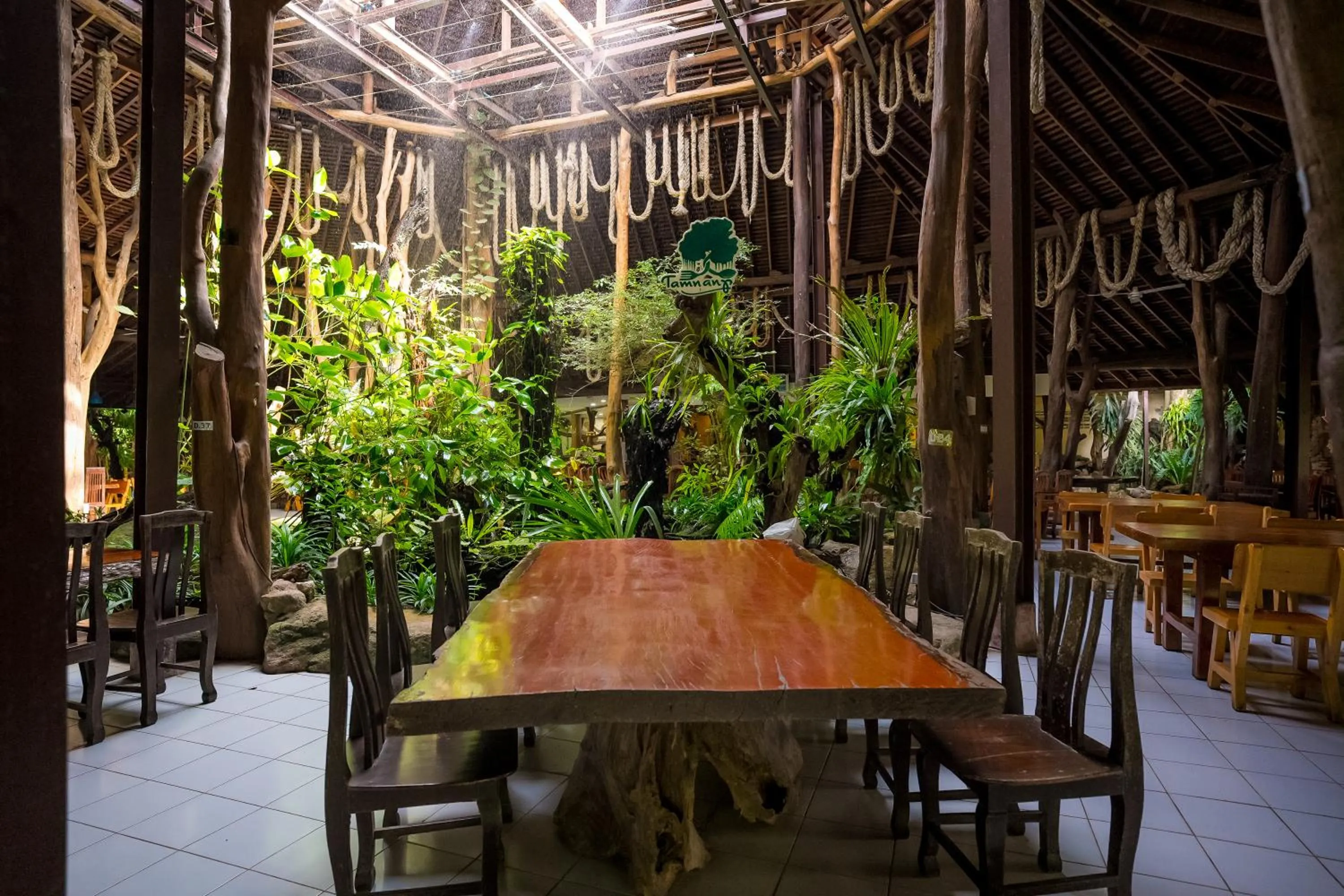 Restaurant/places to eat in Tamnanpar Resort