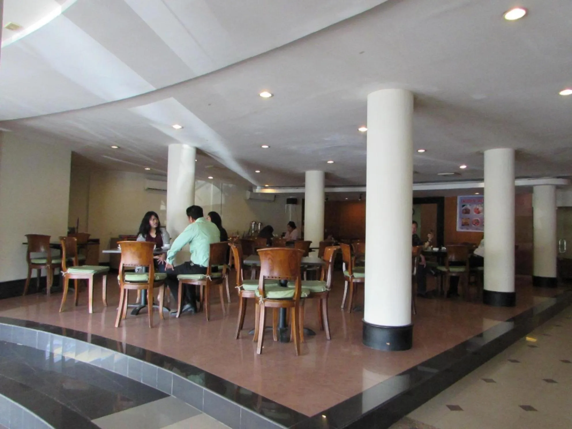 Restaurant/places to eat in Wisata Hotel Palembang