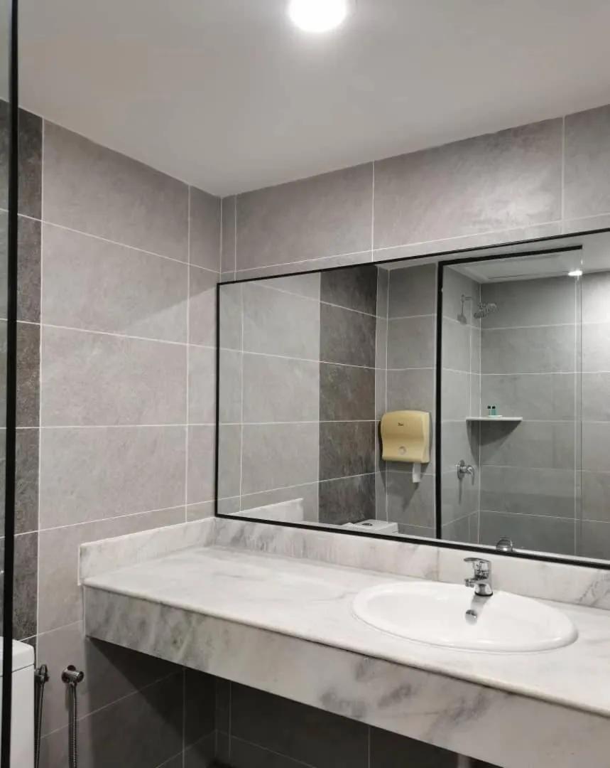 Shower in Coral Bay Resort