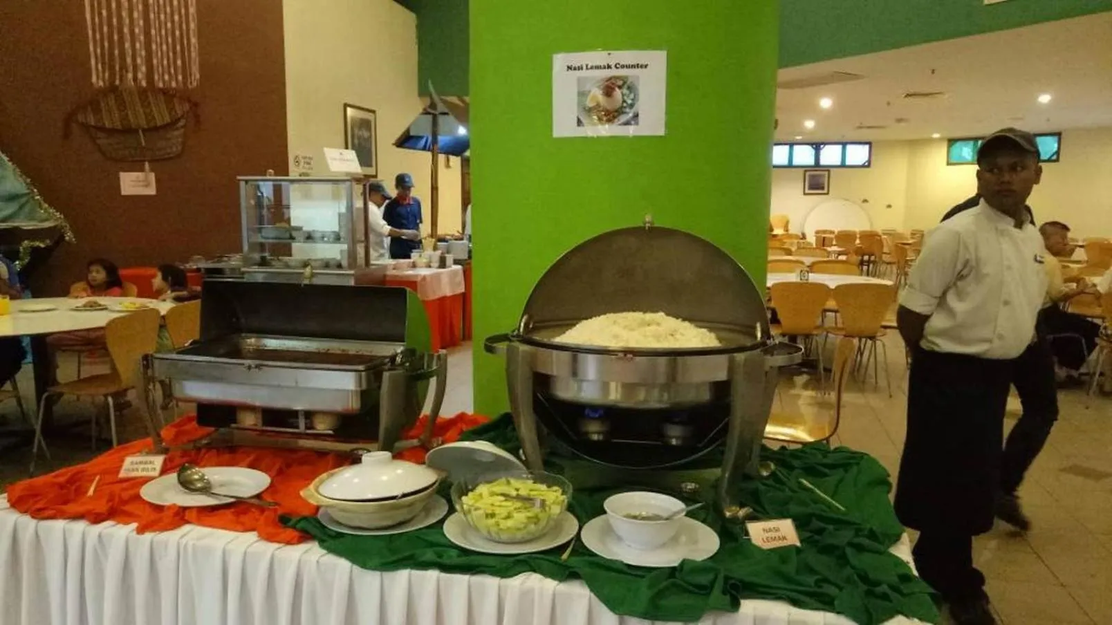 Continental breakfast in Coral Bay Resort