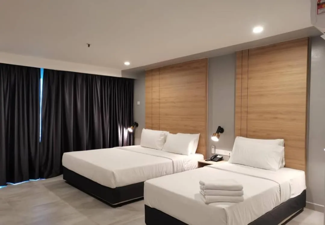 Bedroom, Bed in Coral Bay Resort