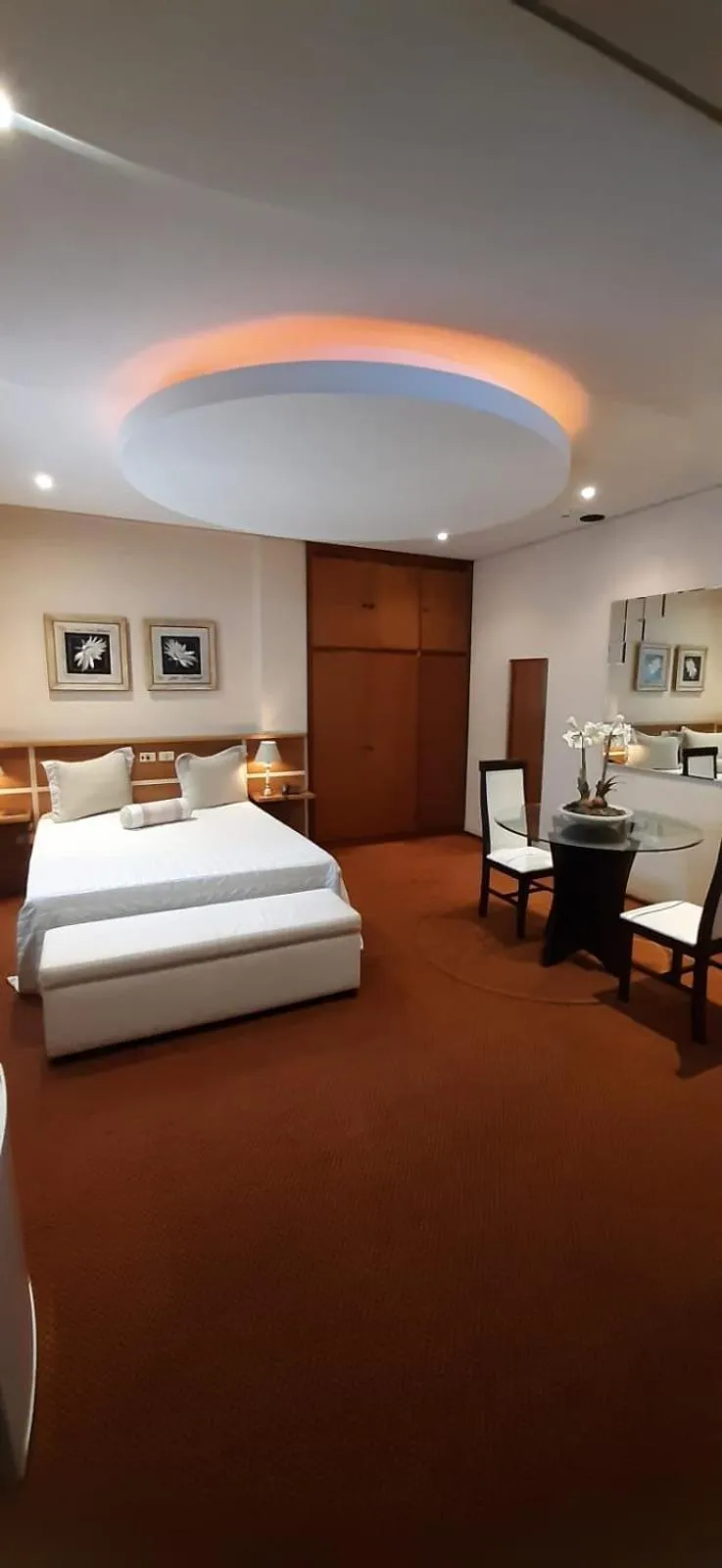 Communal lounge/ TV room, Bed in Skalla Hotel Nova Odessa