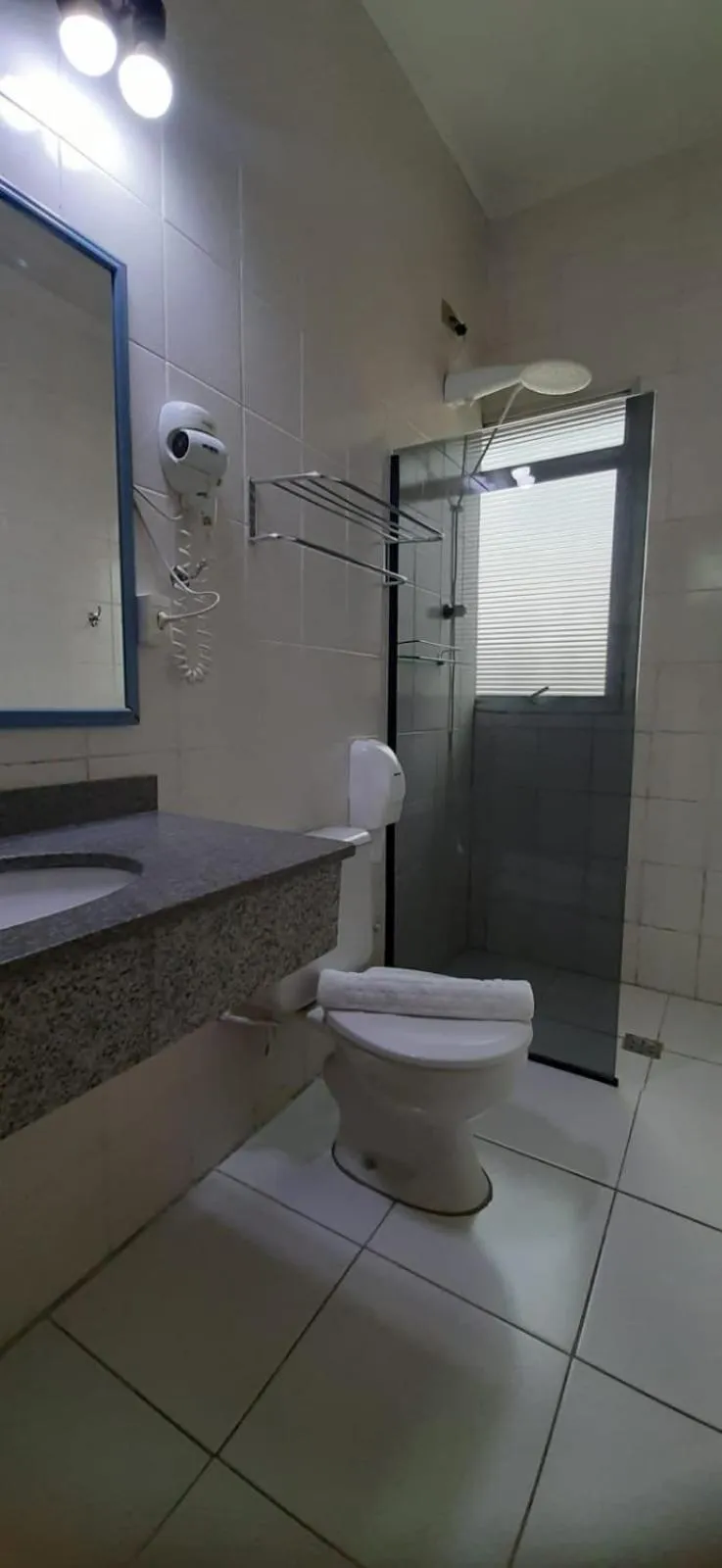 Shower in Skalla Hotel Nova Odessa