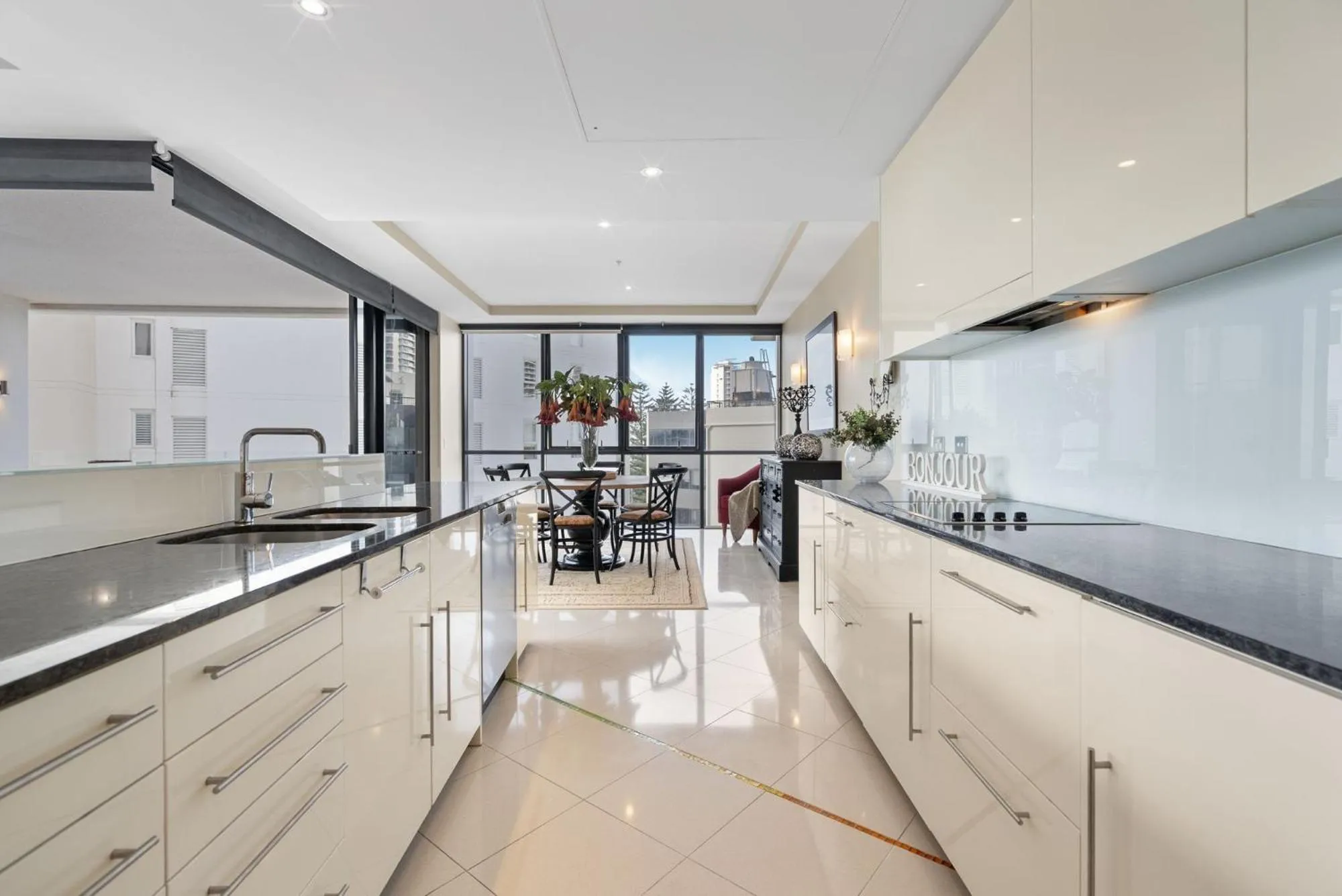 Kitchen or kitchenette in Aria Apartments