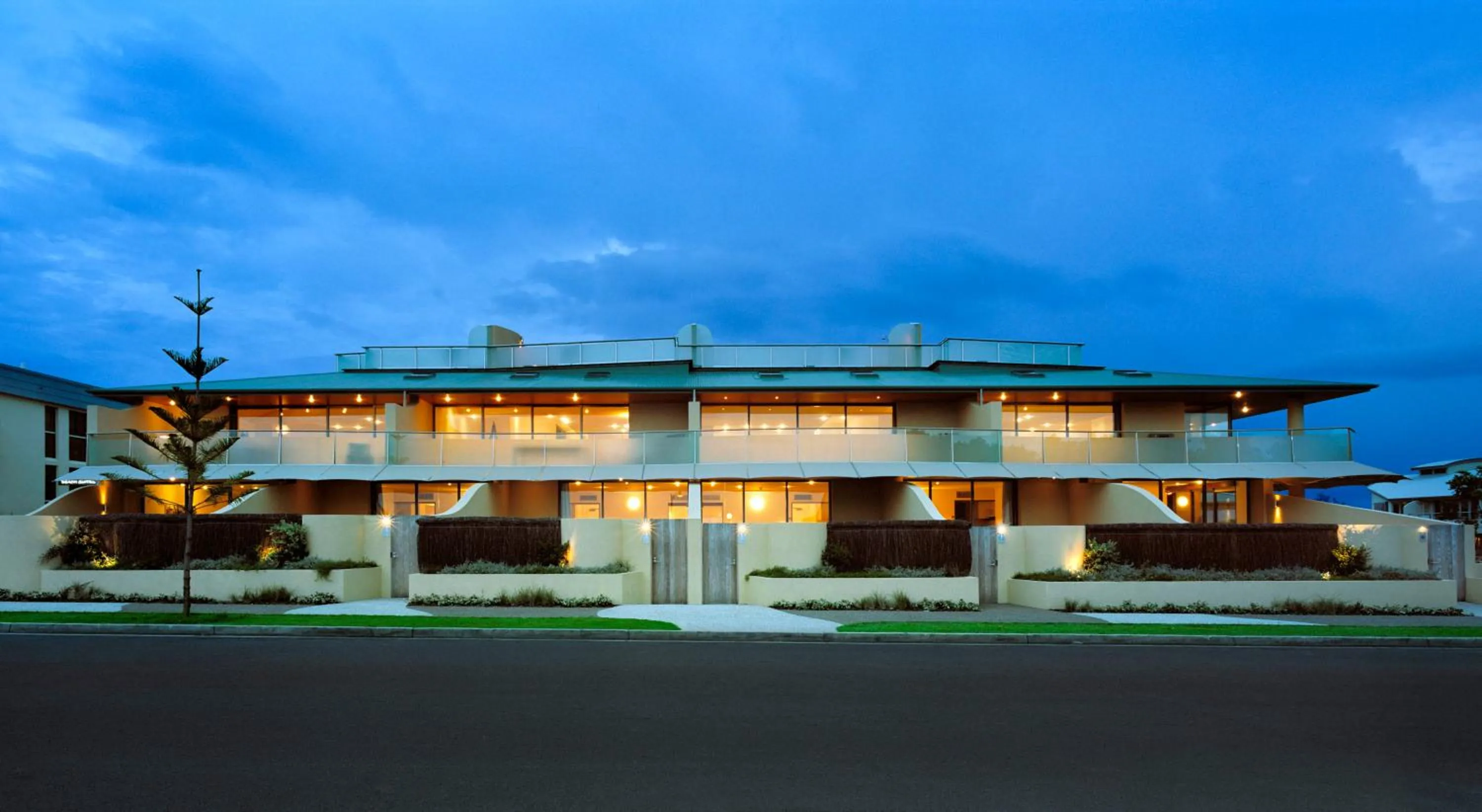 Facade/entrance in Beach Suites