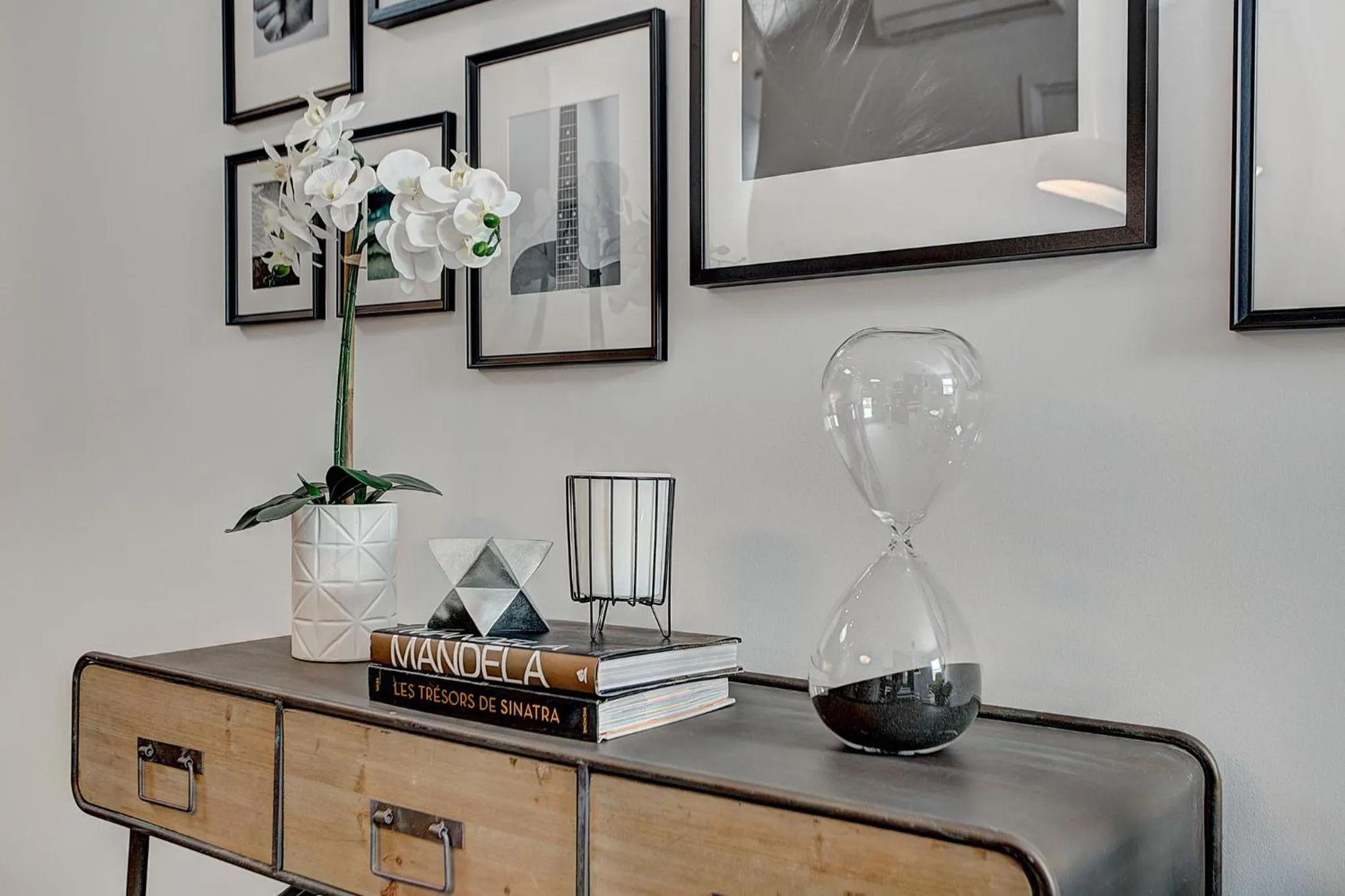 Dining area in Les Lofts du Centre by Simplissimmo
