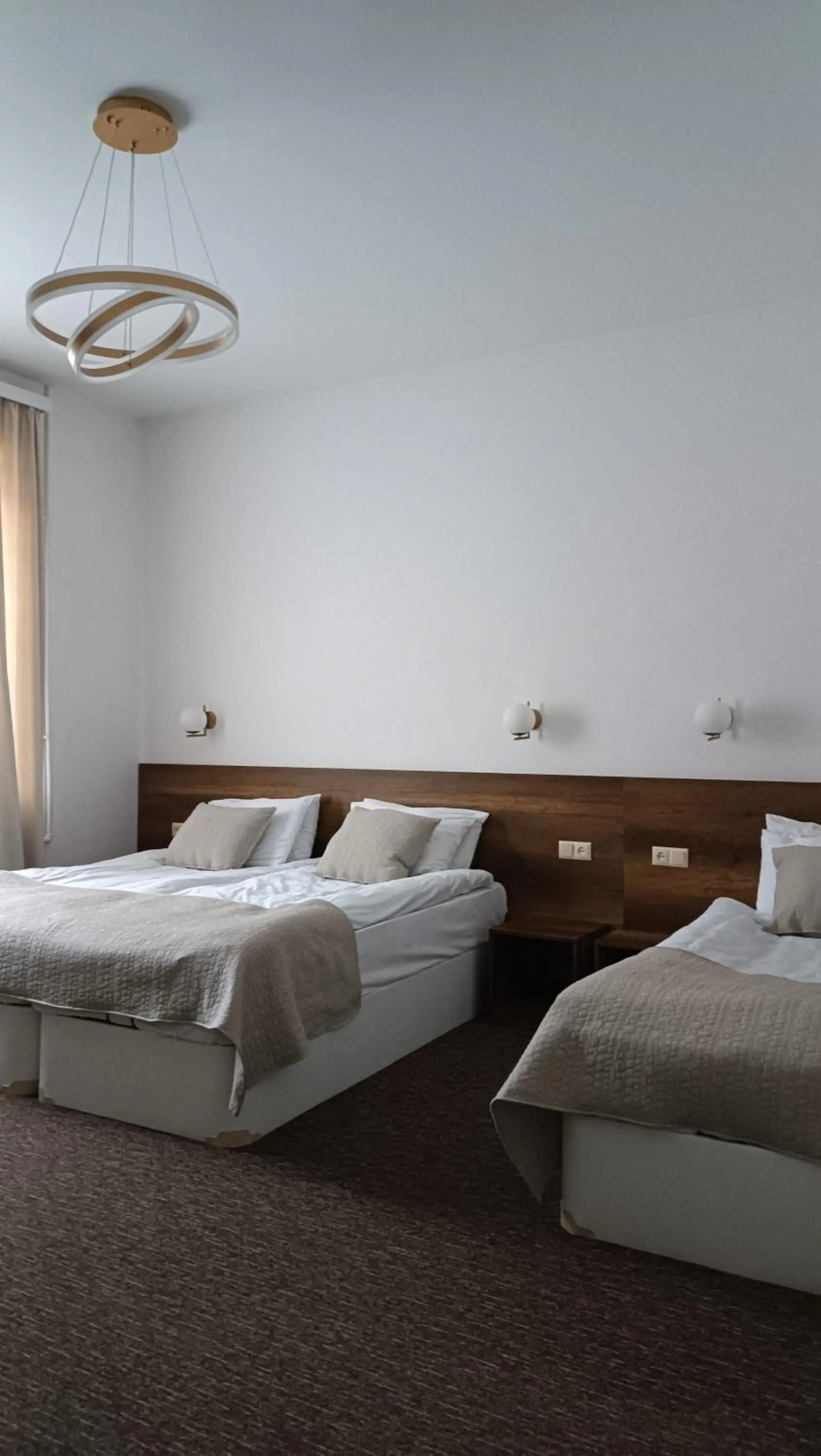 Bedroom, Bed in Alliance Hotel