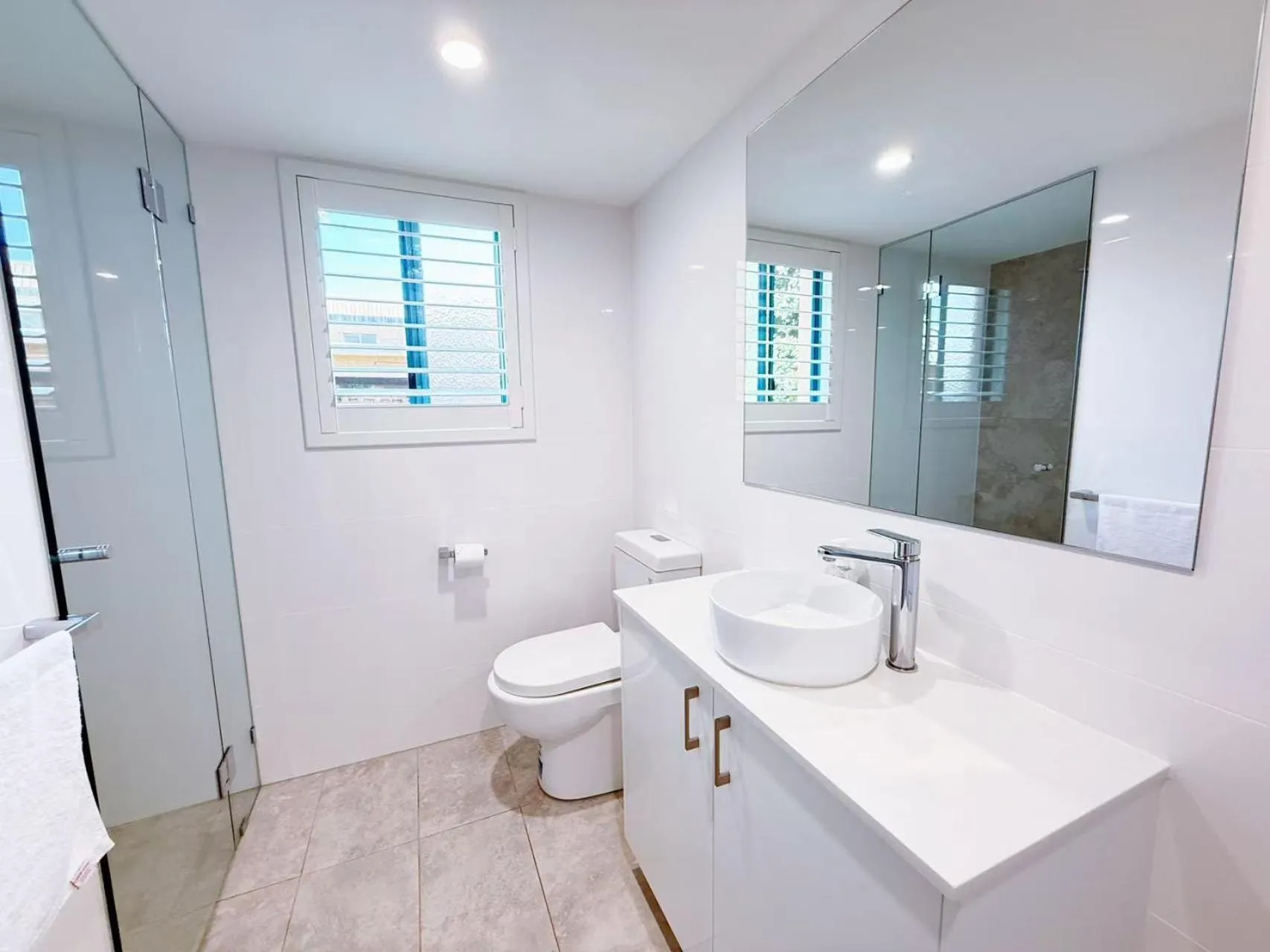 Bathroom in Karana Palms Resort