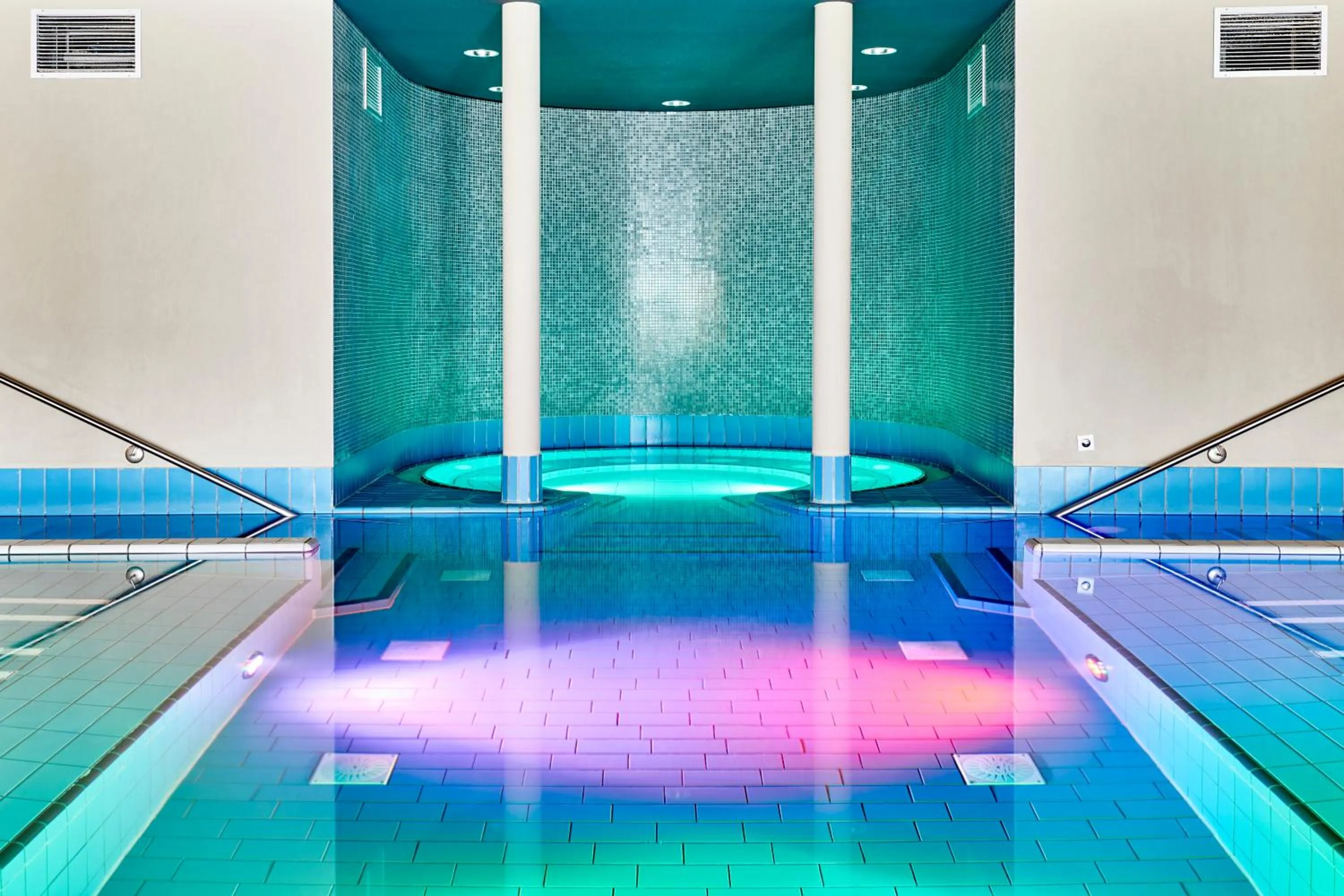 Swimming pool in Hotel Oversum Winterberg Ski- und Vital Resort