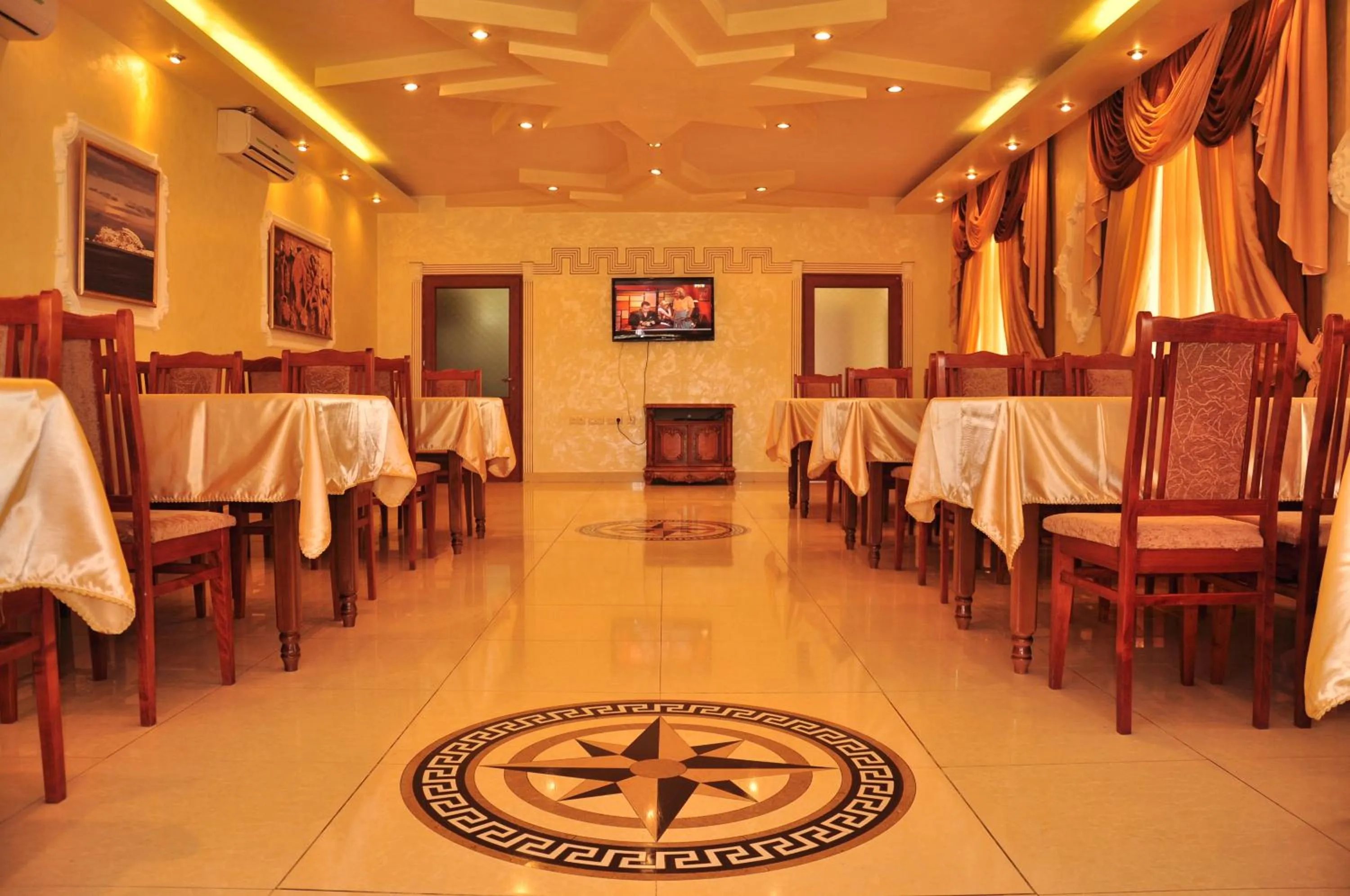 Restaurant/places to eat in Armenia VanSevan Hotel