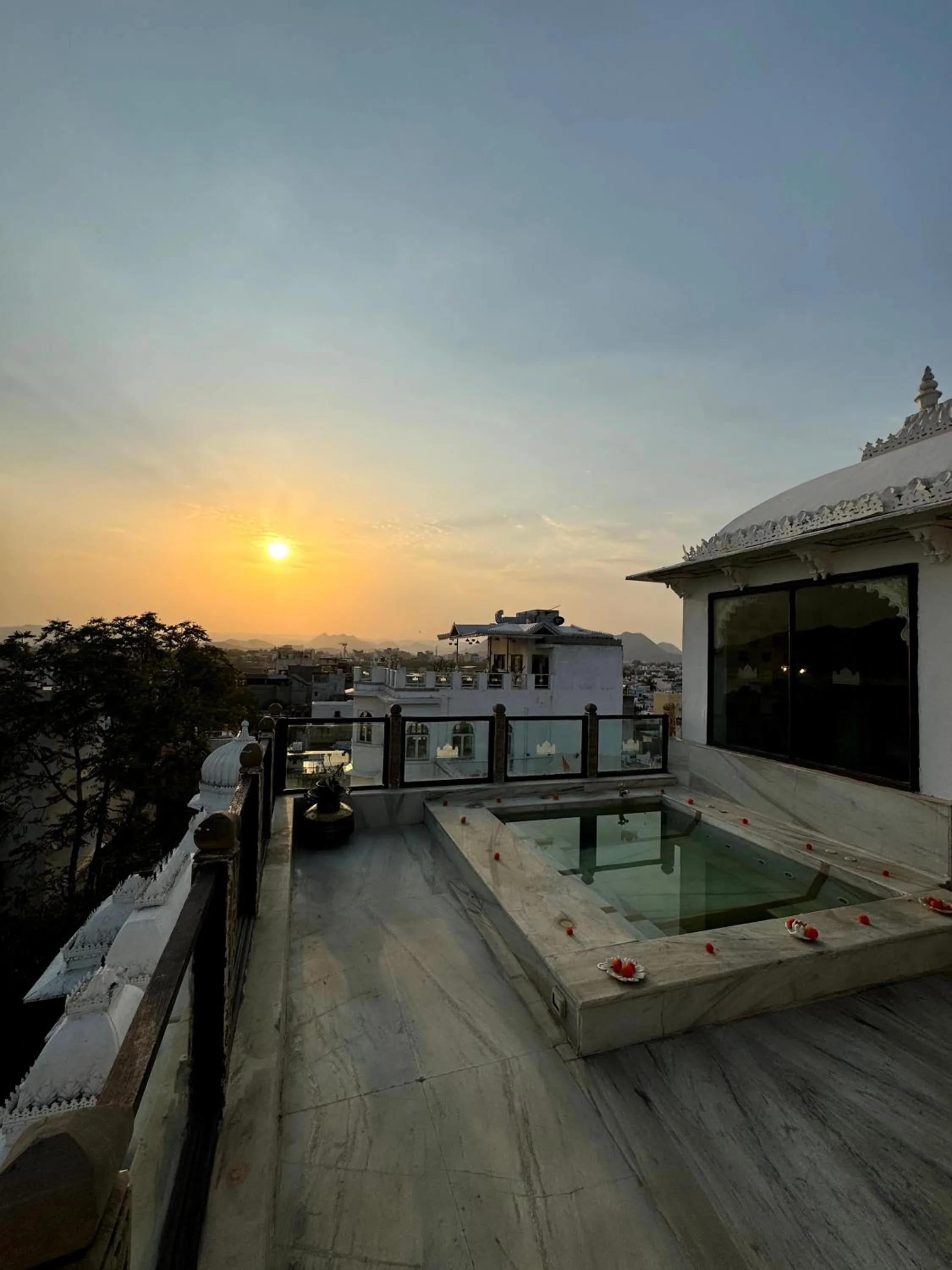 Pool view in Hotel Udai Kothi