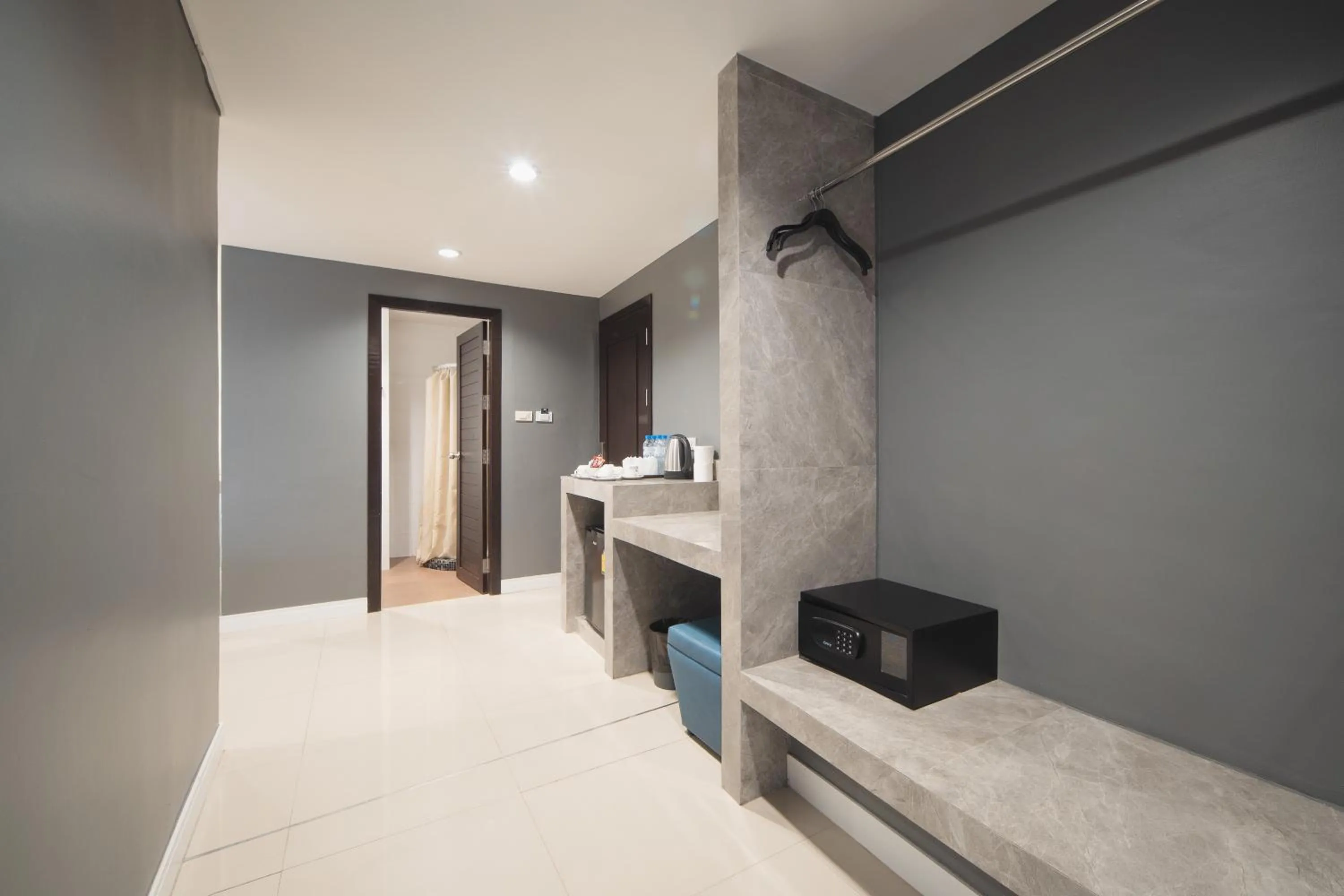 Bedroom, Bed in Grand Alpine Hotel