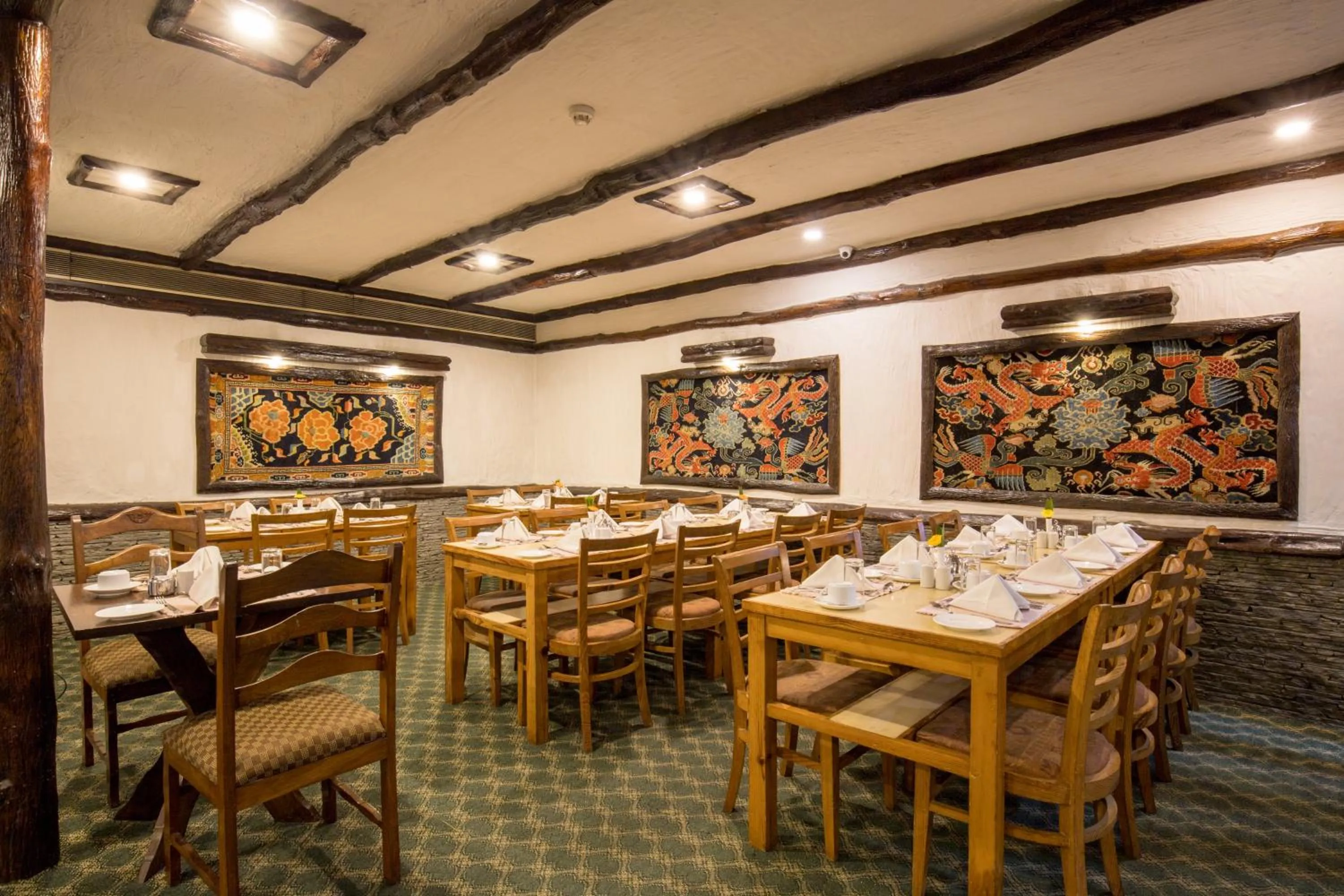 Restaurant/places to eat in Hotel Pokhara Grande