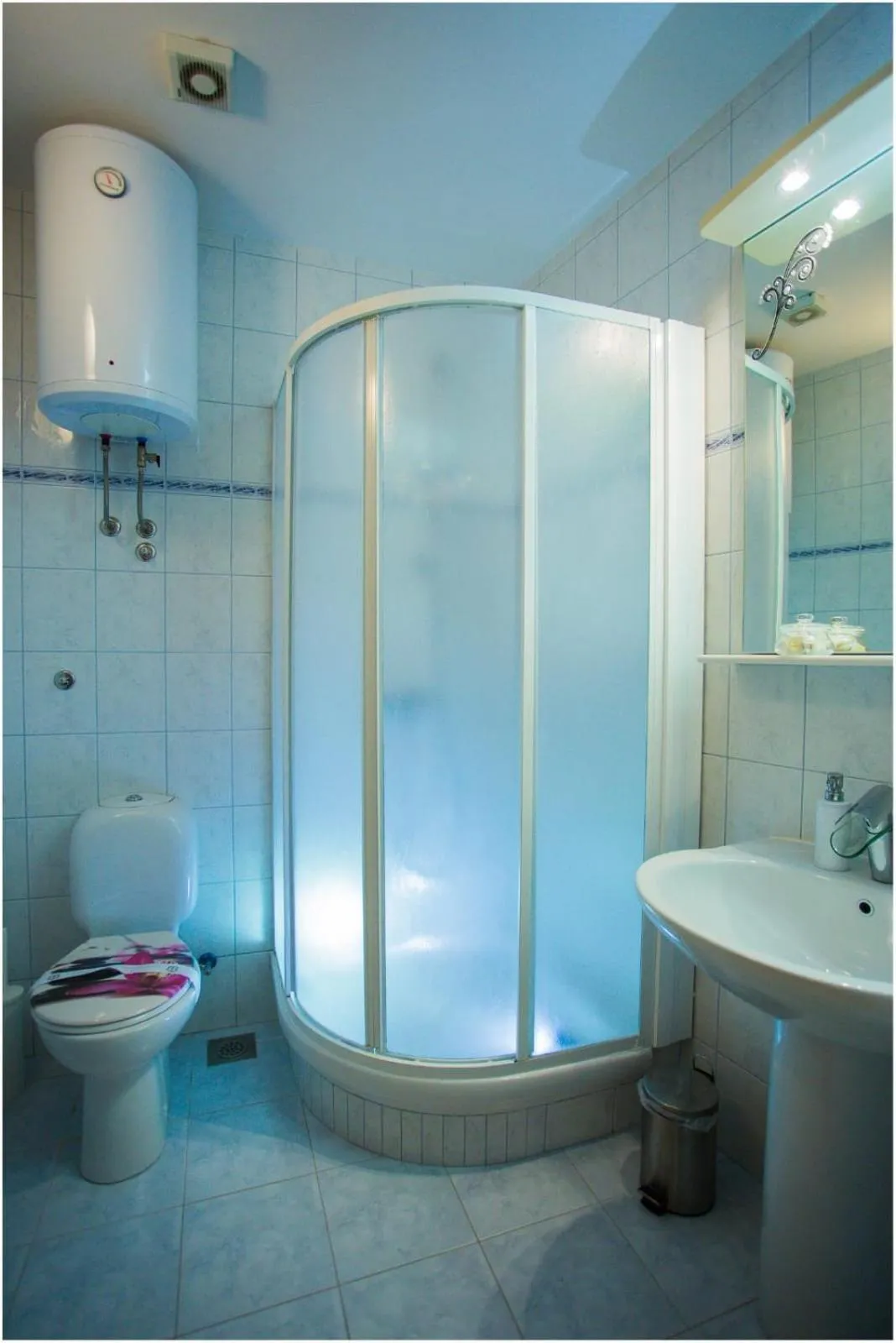 Toilet in Apartments Maja