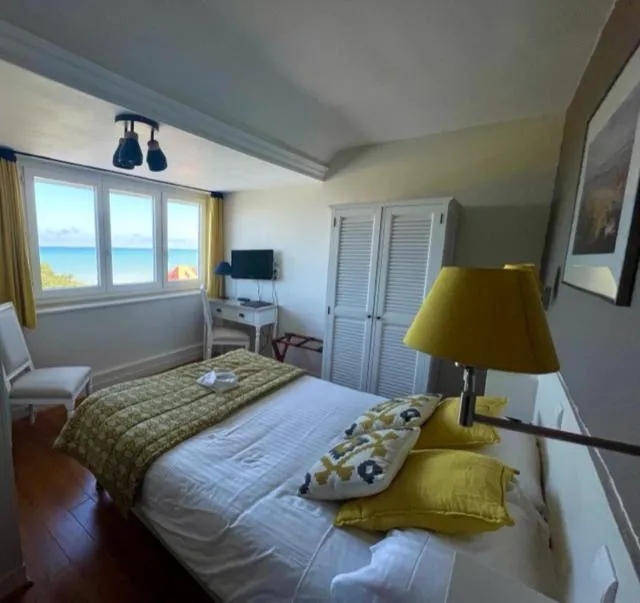 Bed in Hôtel De La Terrasse