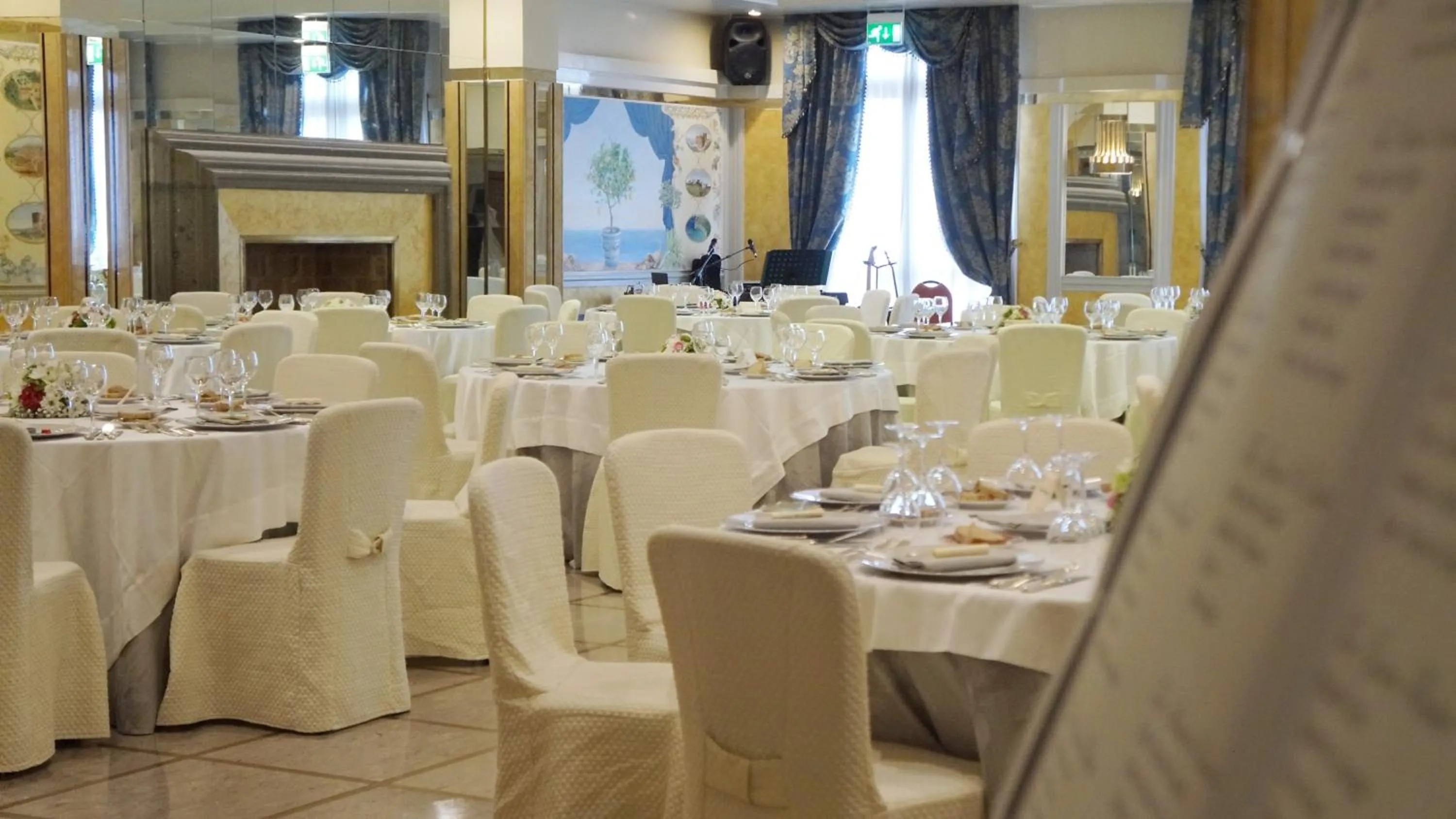 Restaurant/places to eat in 501 Hotel