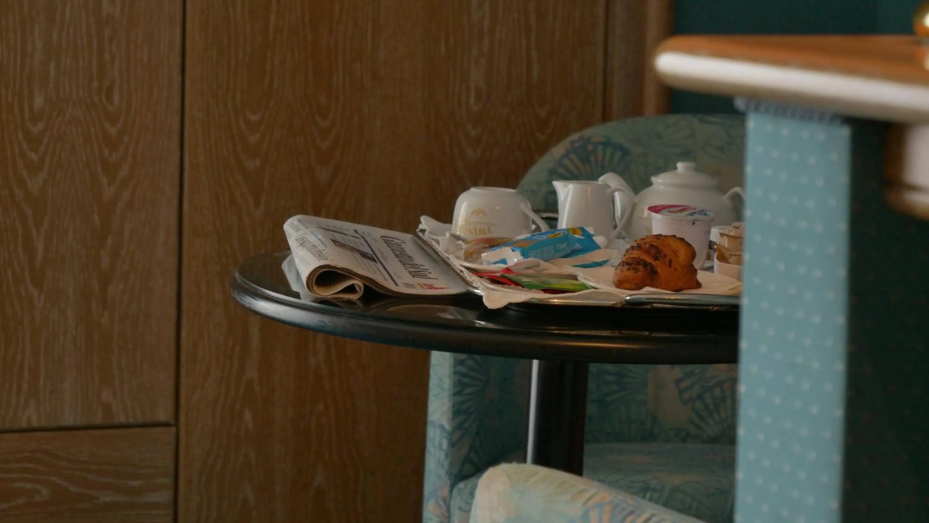 Coffee/tea facilities in 501 Hotel