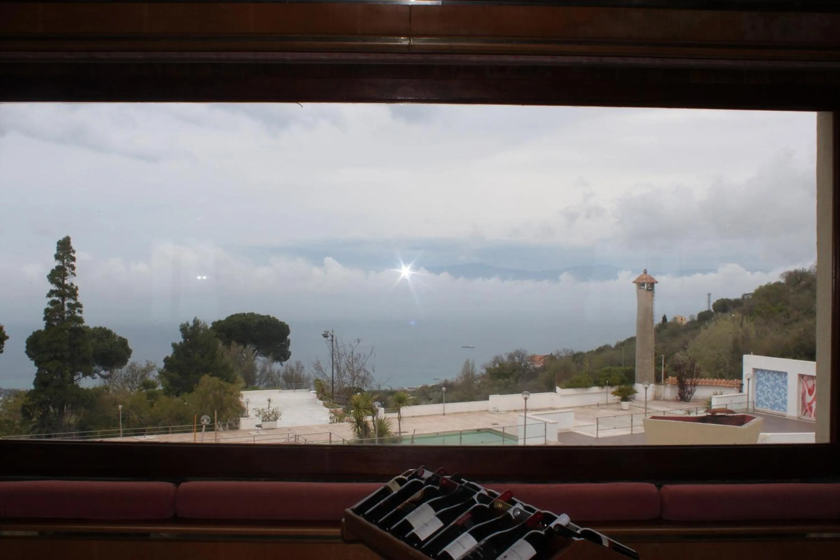 Restaurant/places to eat in 501 Hotel