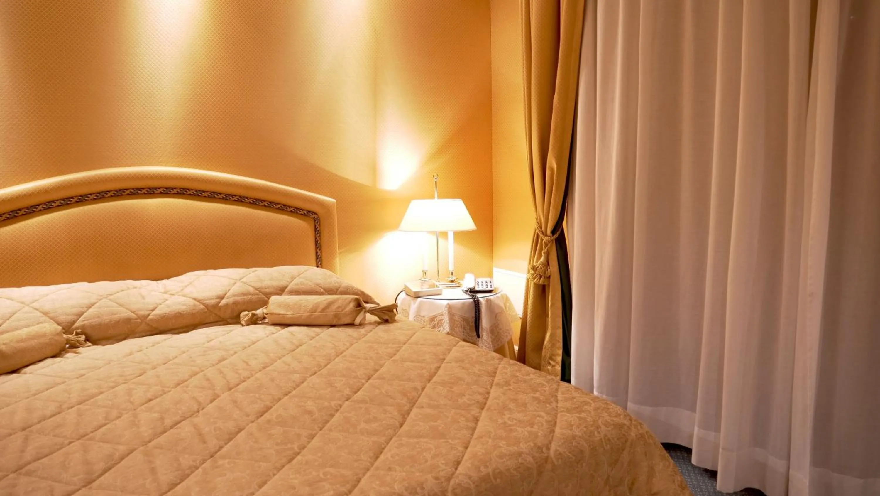 Bedroom, Bed in 501 Hotel