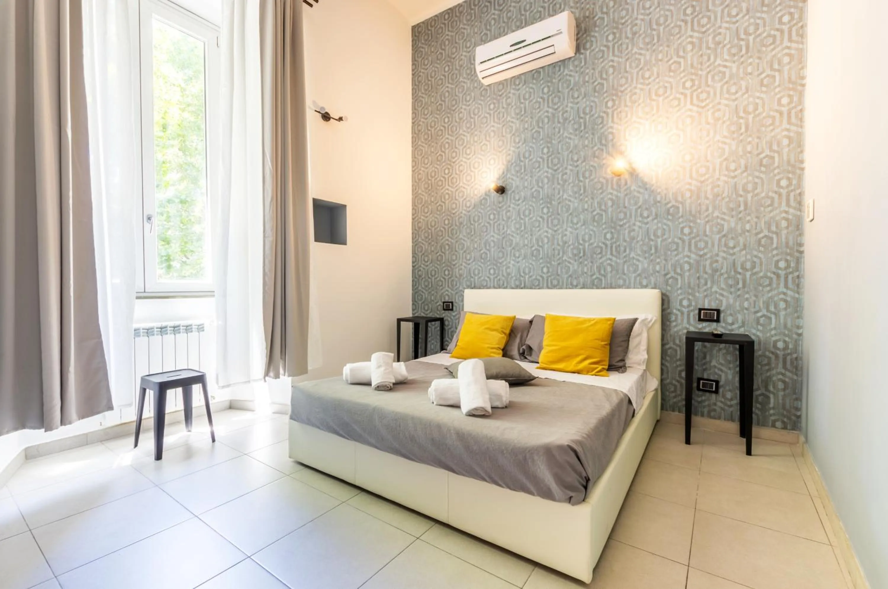 Photo of the whole room, Bed in Merulana 139 Suites