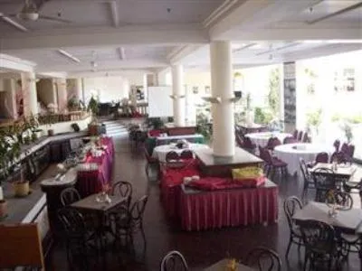 Restaurant/places to eat in The Orient Star Resort Lumut