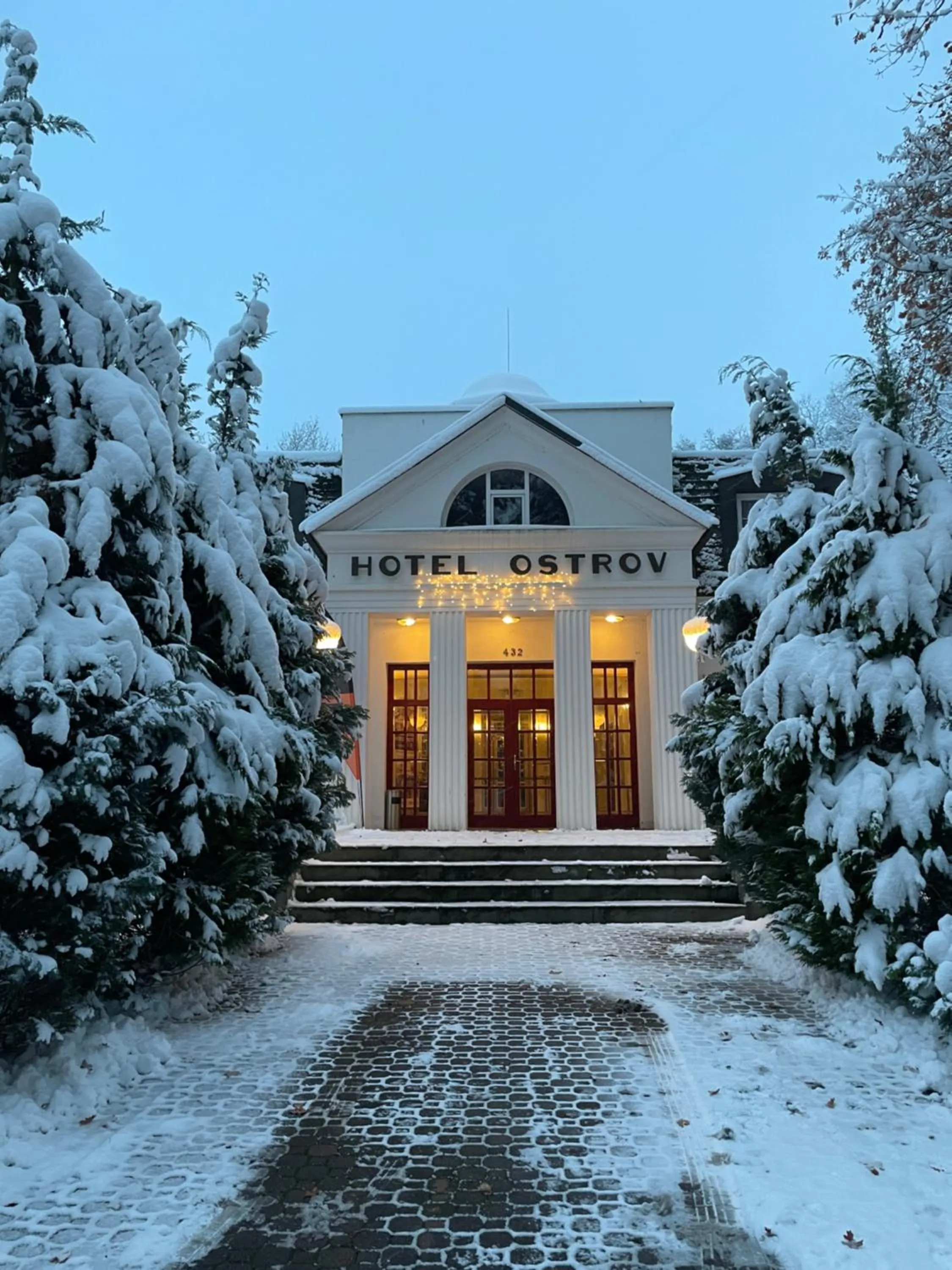 Facade/entrance in Hotel Ostrov