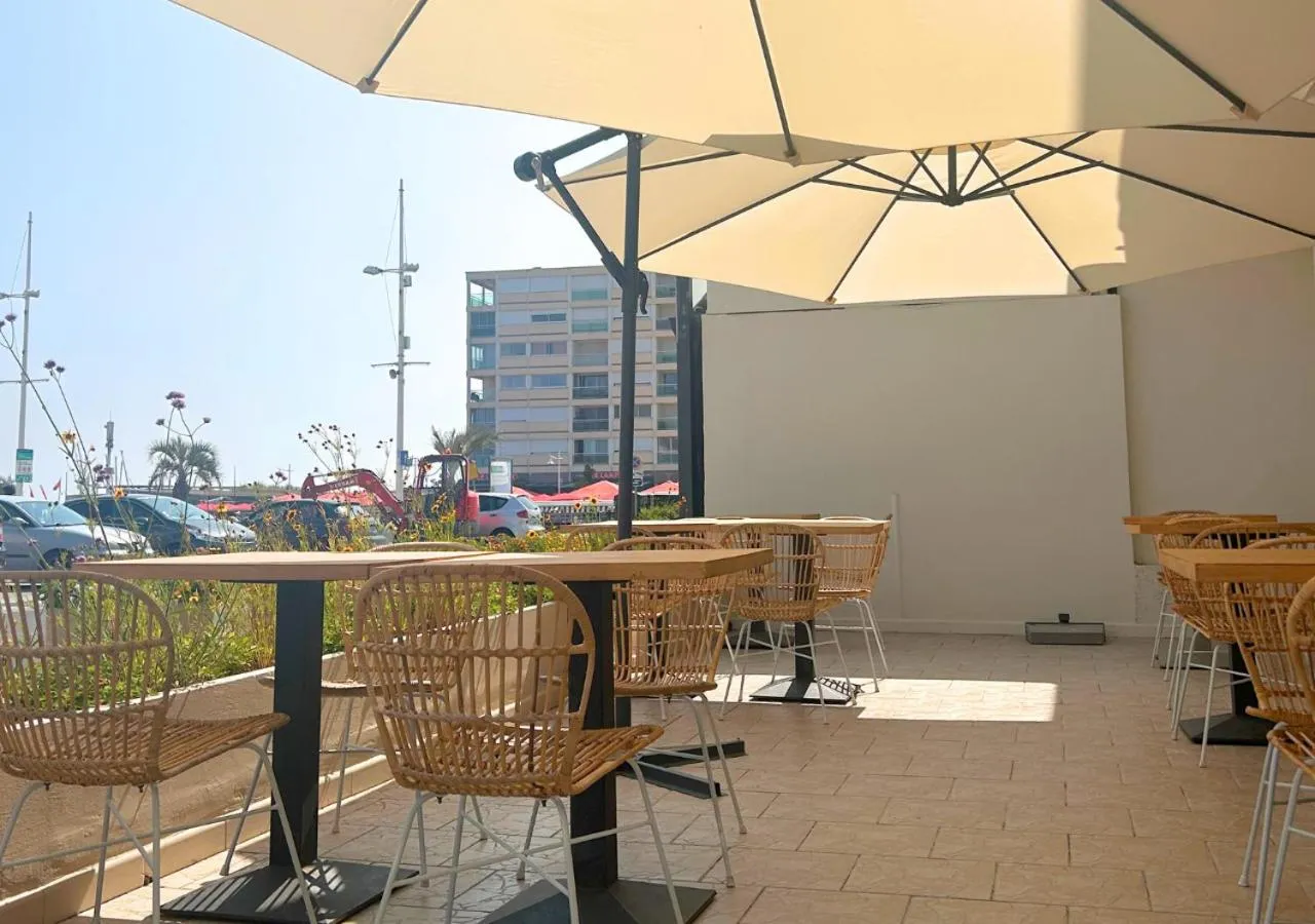 Property building in Hôtel Le Carnon