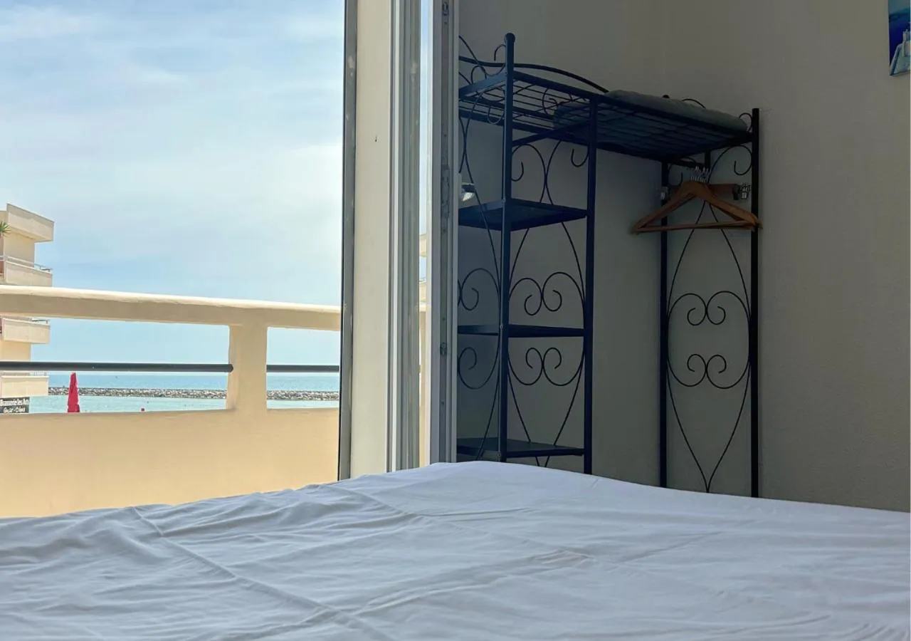 Bed in Hôtel Le Carnon