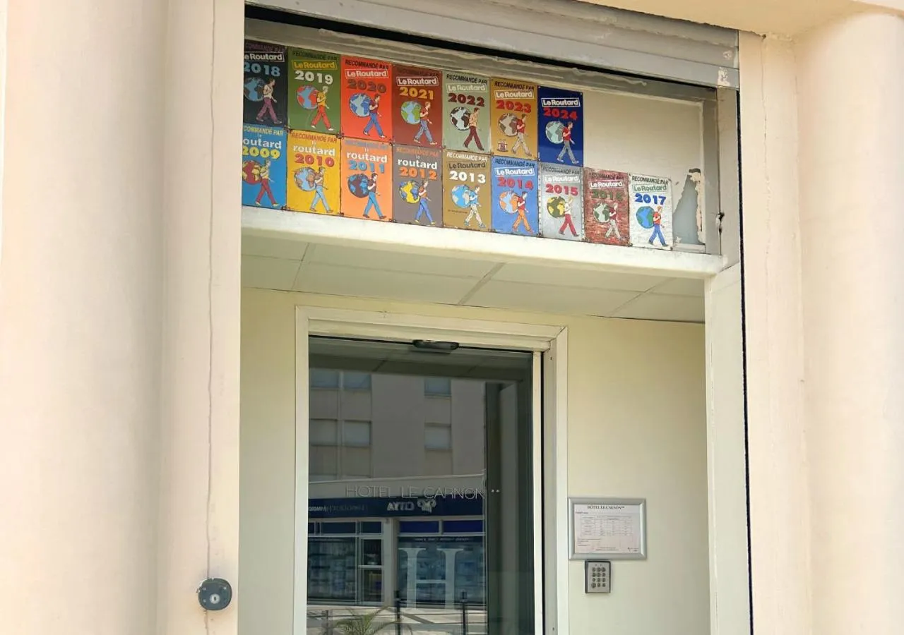 Facade/entrance in Hôtel Le Carnon