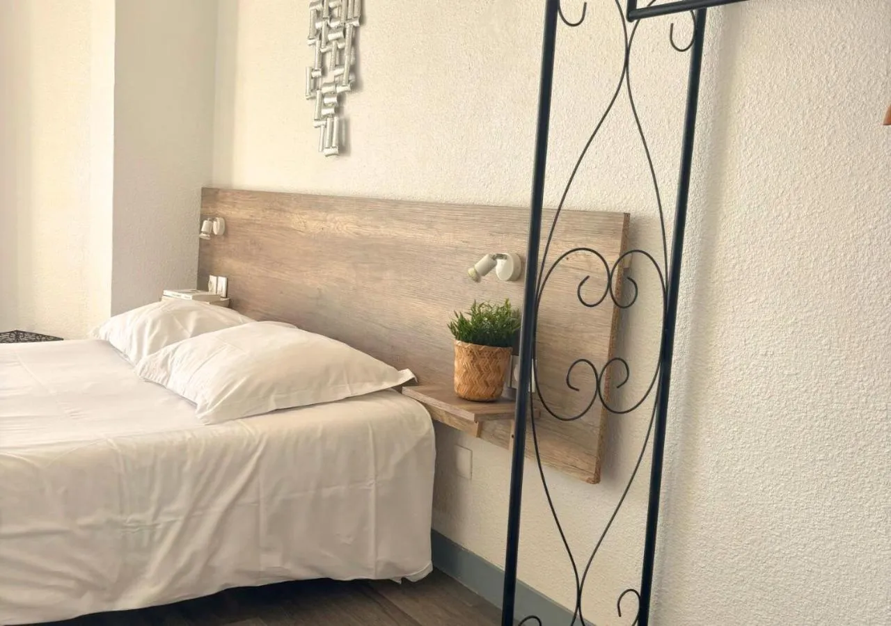 Bed in Hôtel Le Carnon